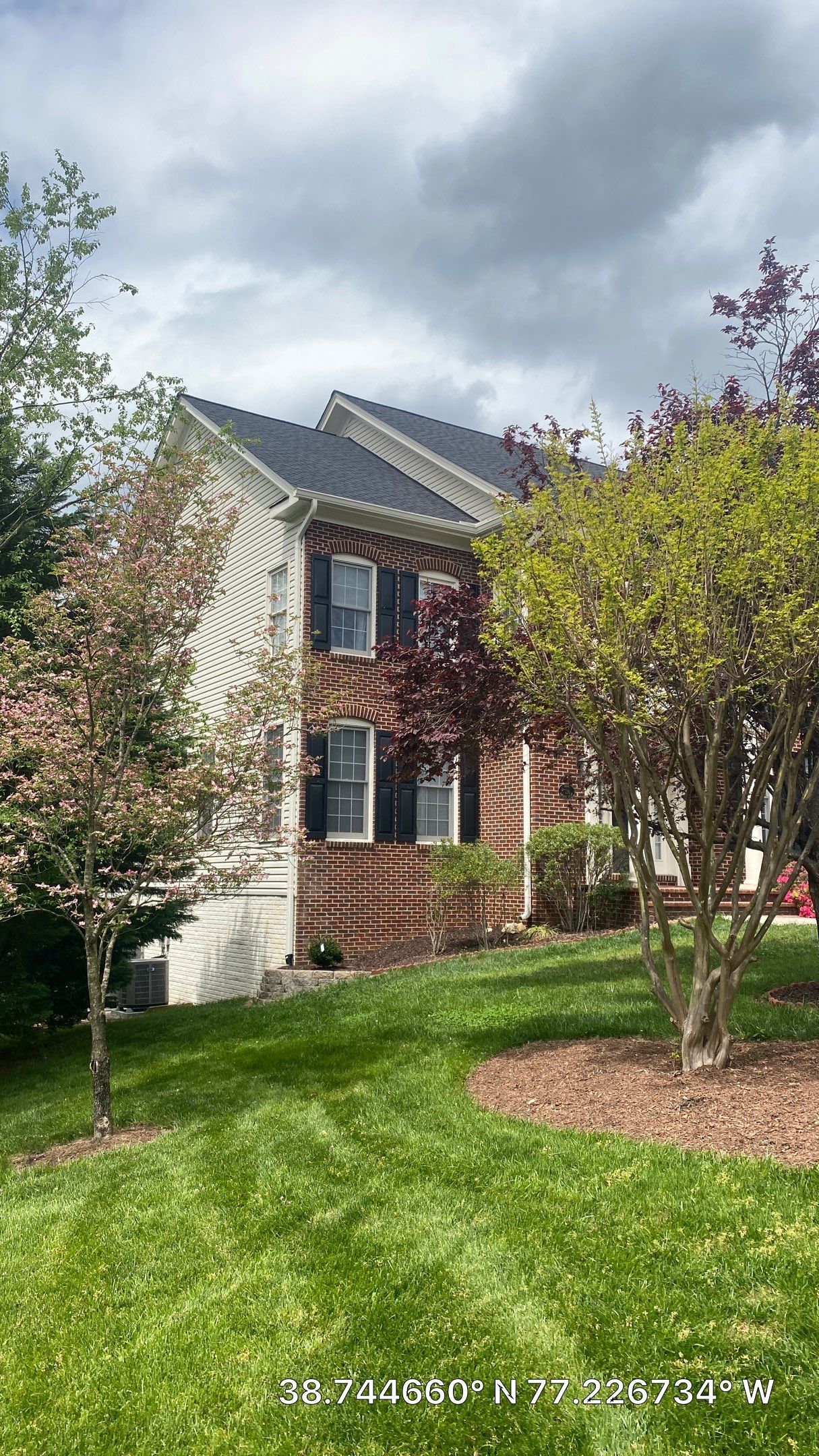 Springfield: CertainTeed Landmark Pro Designer Shingles in Max Def Charcoal Black by RM Banning, Inc.