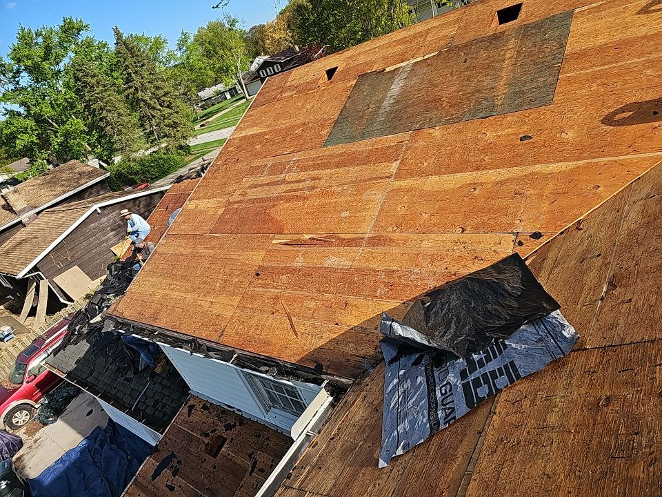 ATLAS PINNACLE COLOR: SUMMER STORM DRIP EDGE: WHITE by Eagle Eye Roofing