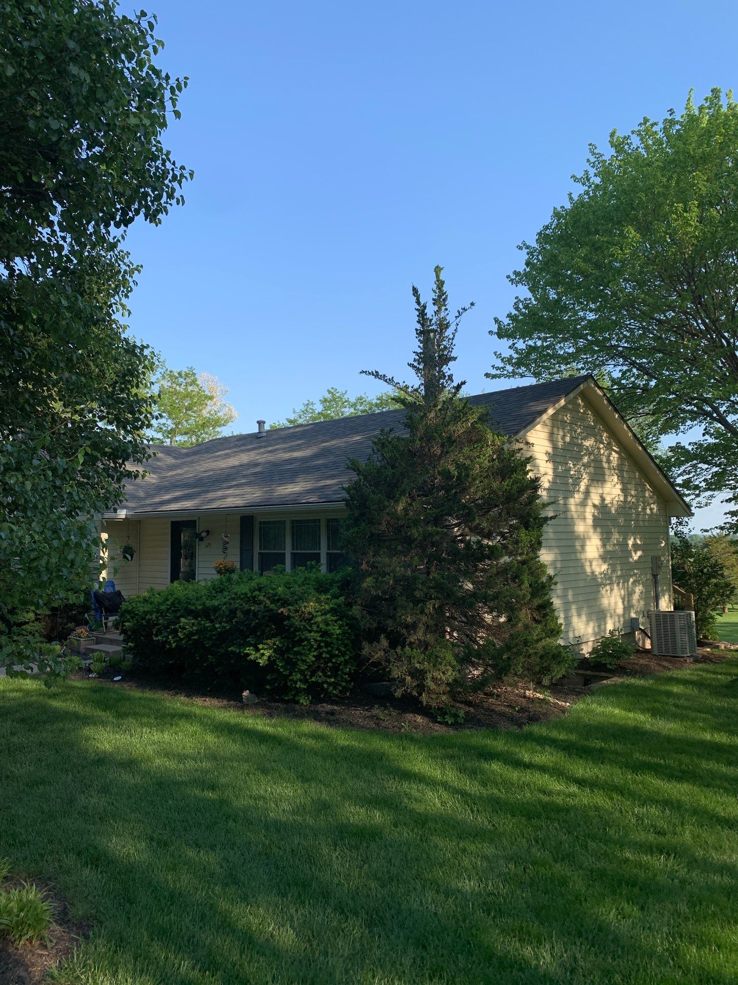 New Craneboard Siding on this Platte City, Mo home  by EEC  Windows, Siding & Roofing 