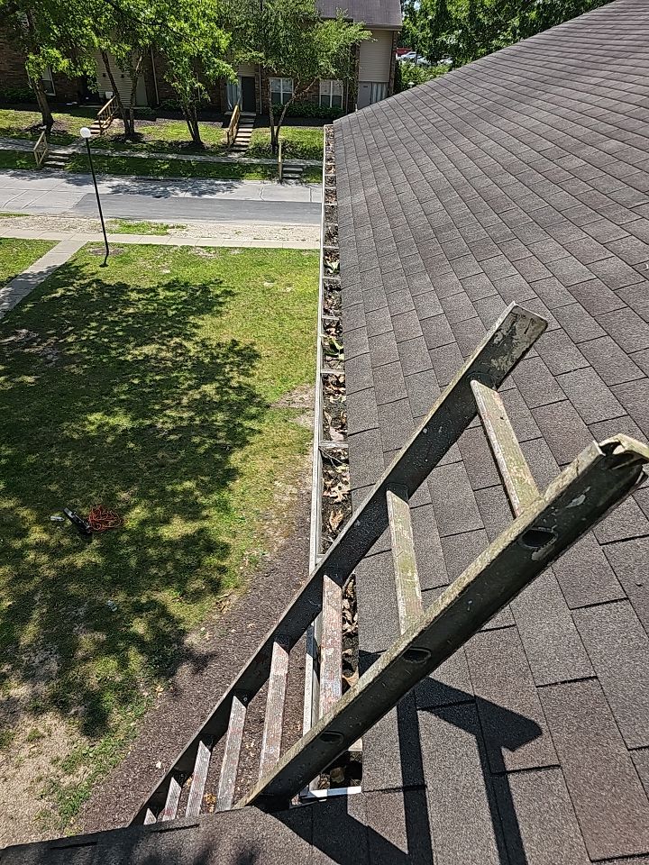 Commercial gutter cleaning Fort Wayne before photo with filled gutters