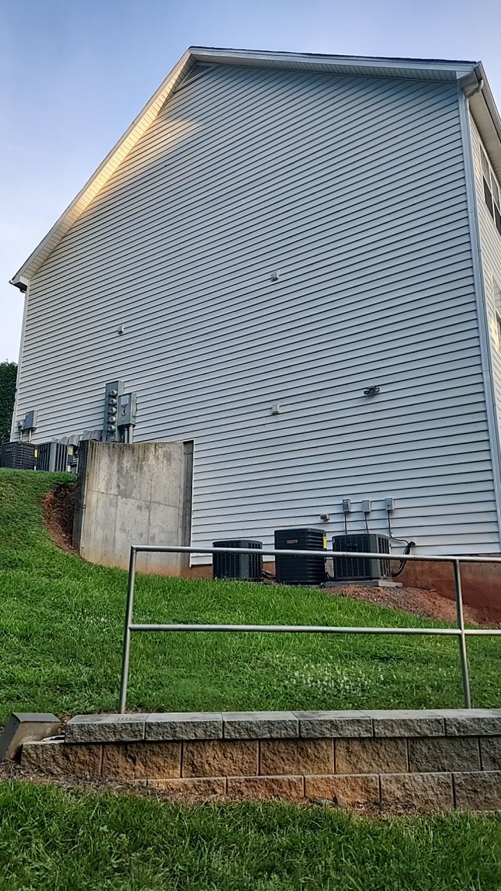 Appartment cleaning by Power Wash Masters LLC