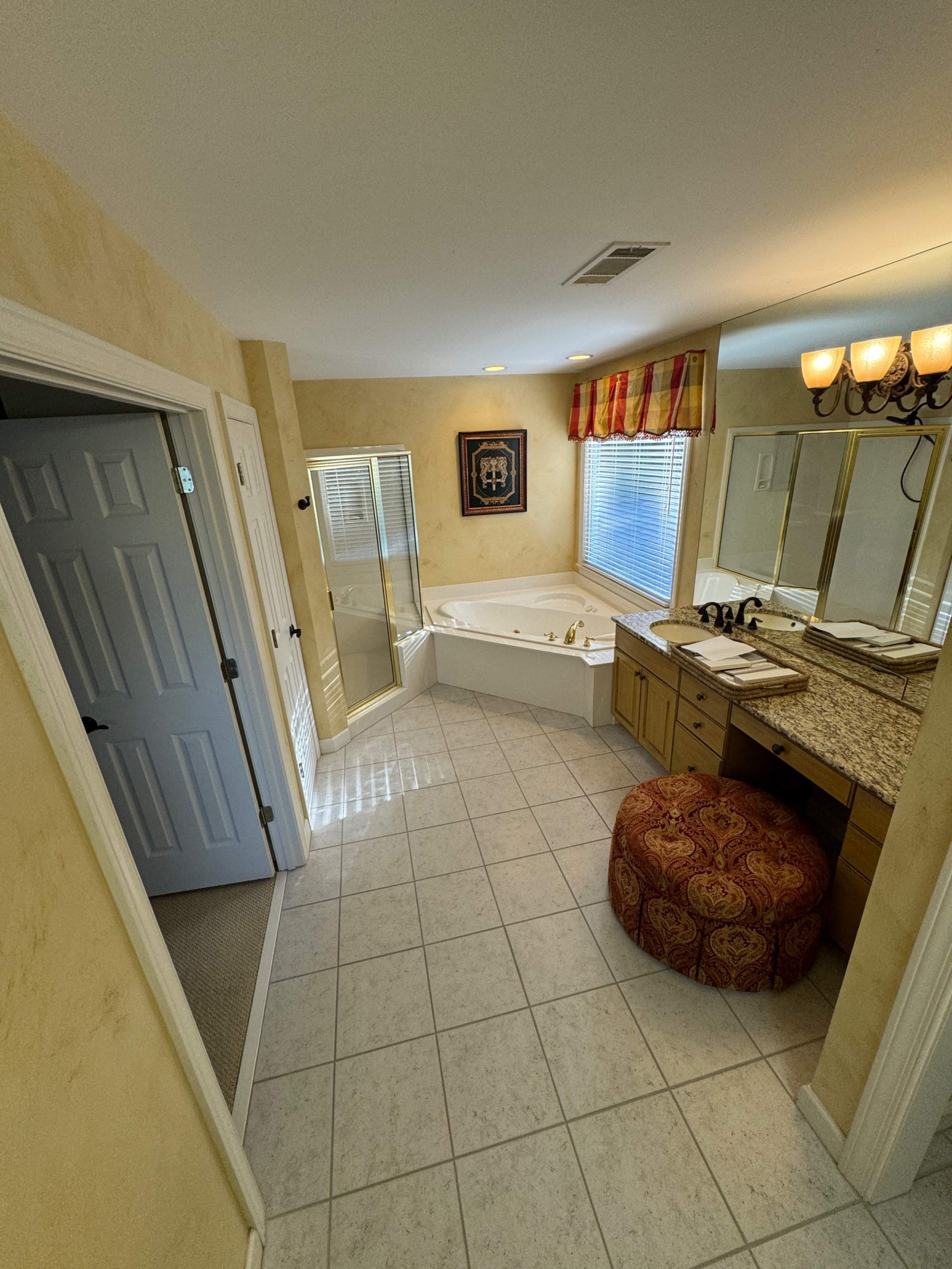 Master bathroom renovation by Prudencio