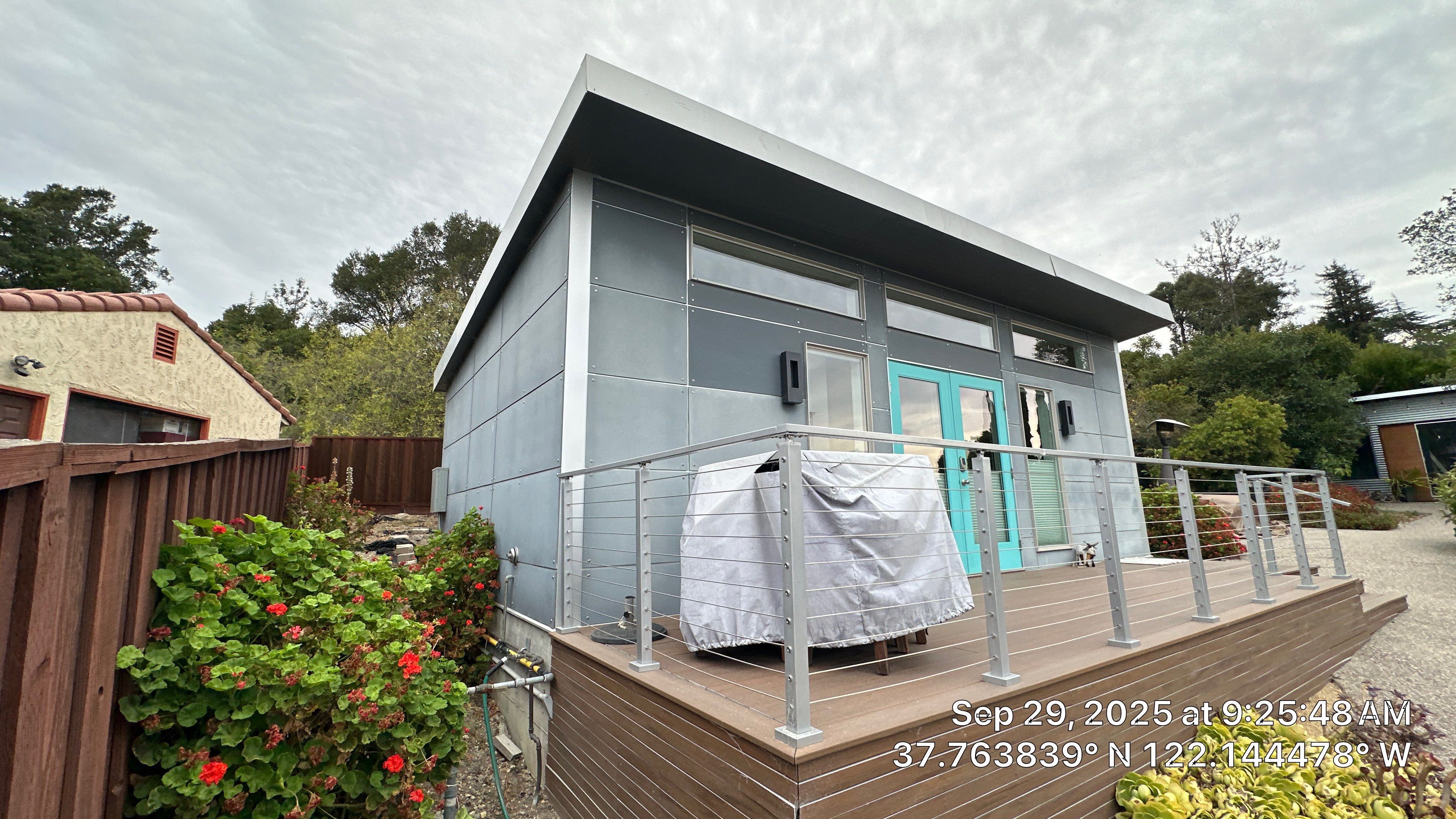 modern painting Exterior modern painting by Herrera’s Bay Area Painting inc.