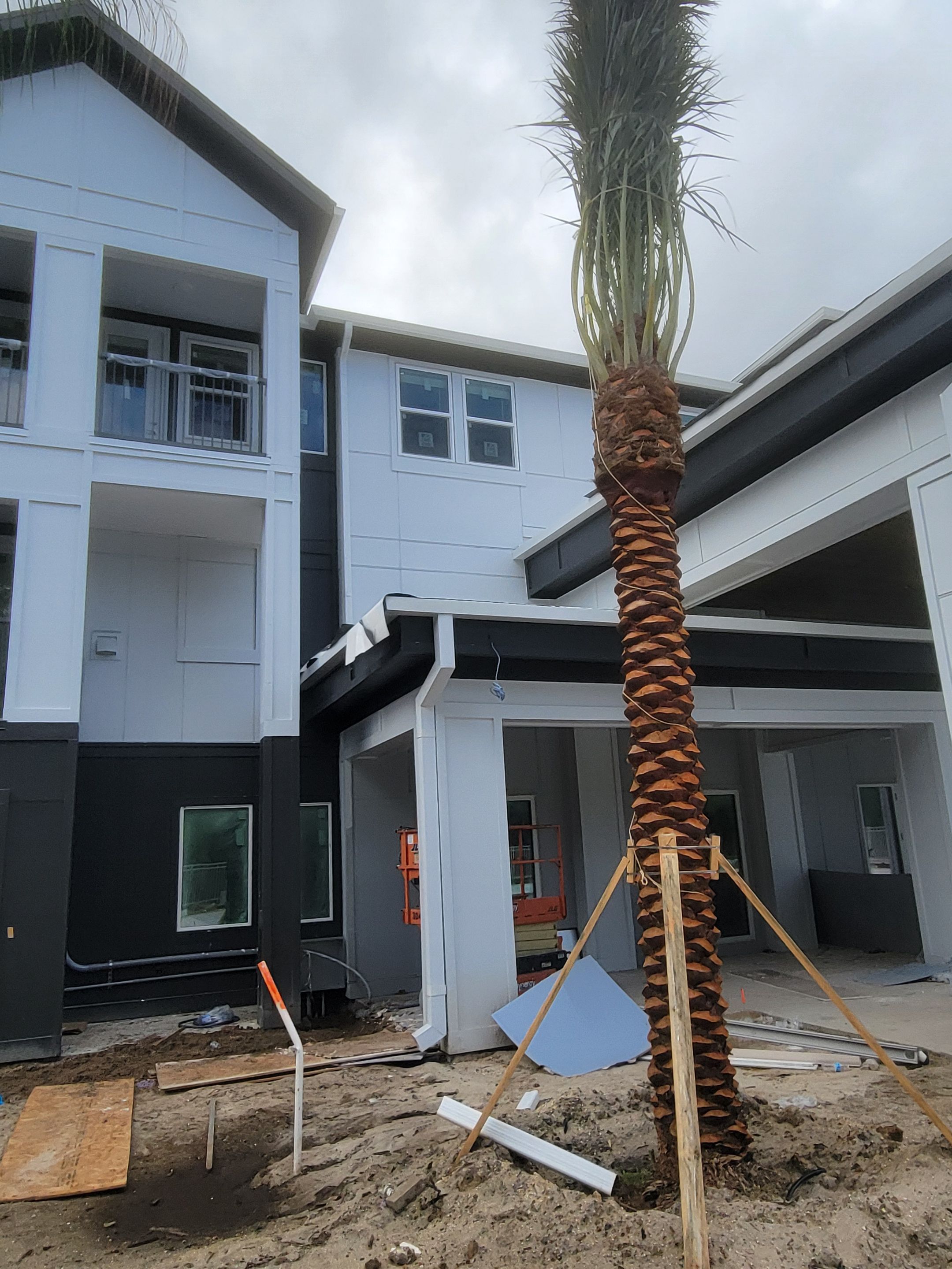 7-Inch Seamless Gutters for Large Roofs in Daytona Beach FL by Gutter Professors