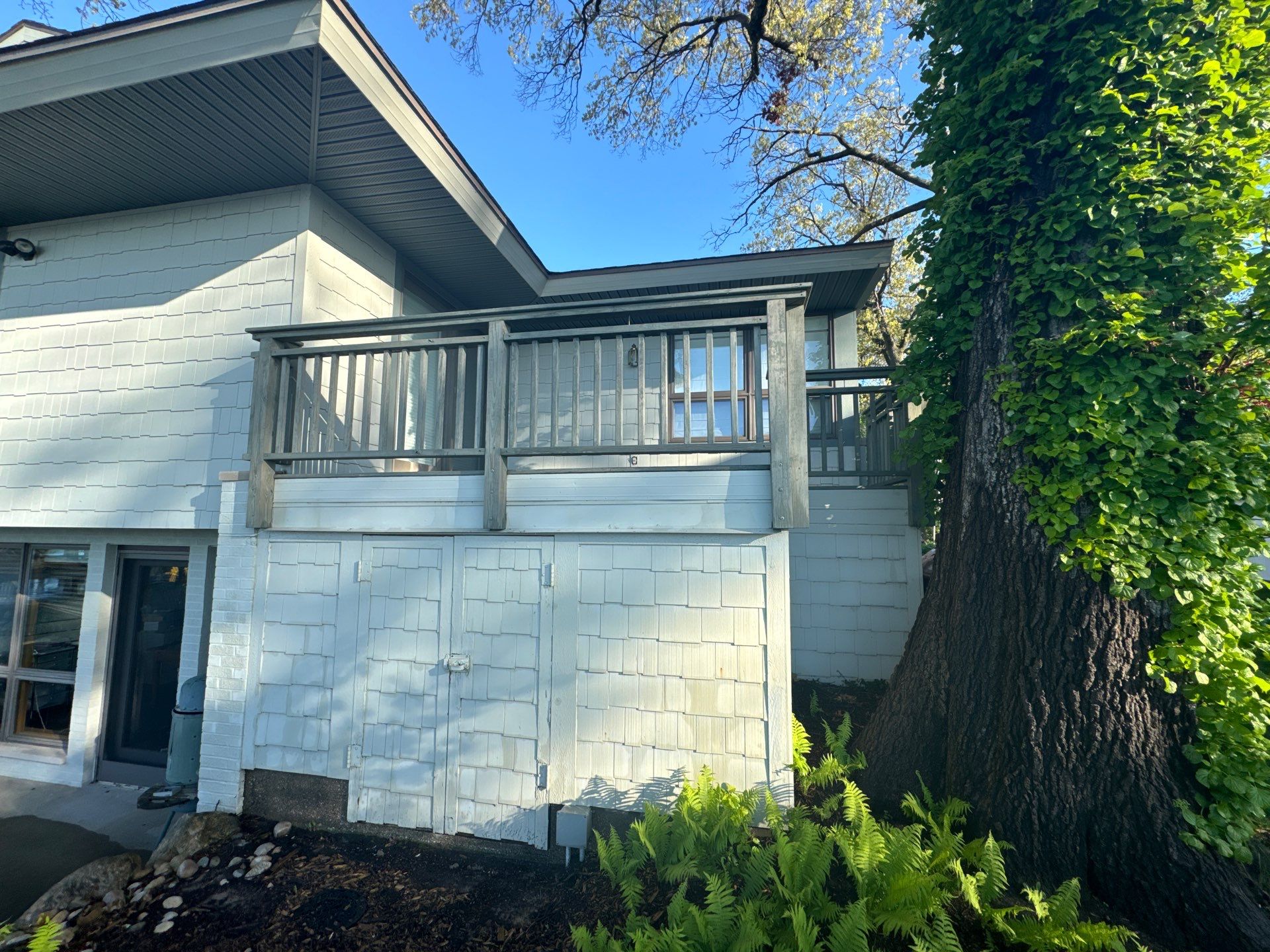 Deck Staining and Pressure Washing by Gordon Painting