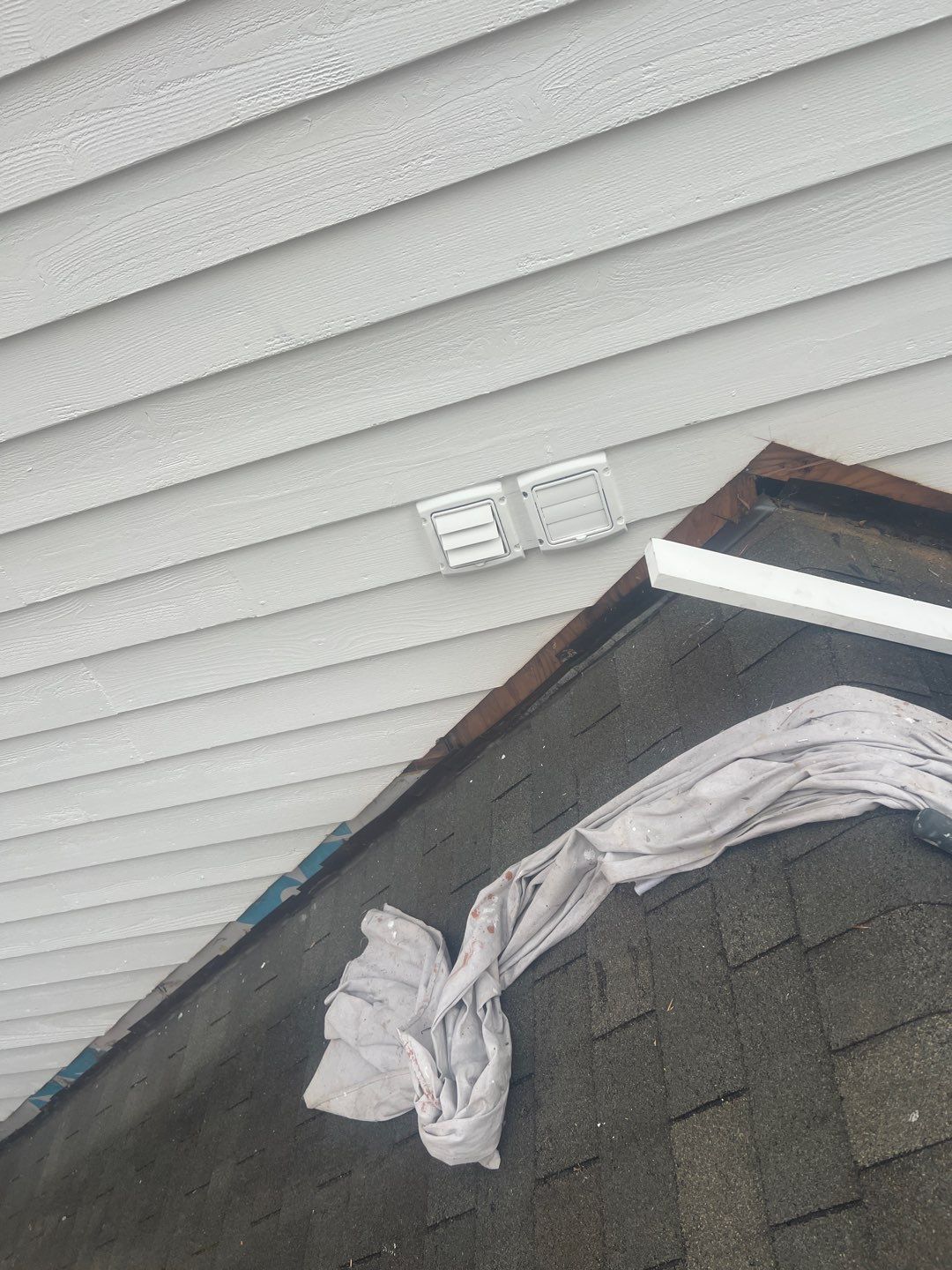 Arlington: Bevel Cedar Wood Siding Restoration by RM Banning, Inc.