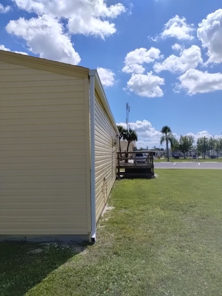 Aluminum Seamless Gutters using K-Style Seamless Gutters in North Fort Myers, FL by Gutter Professors