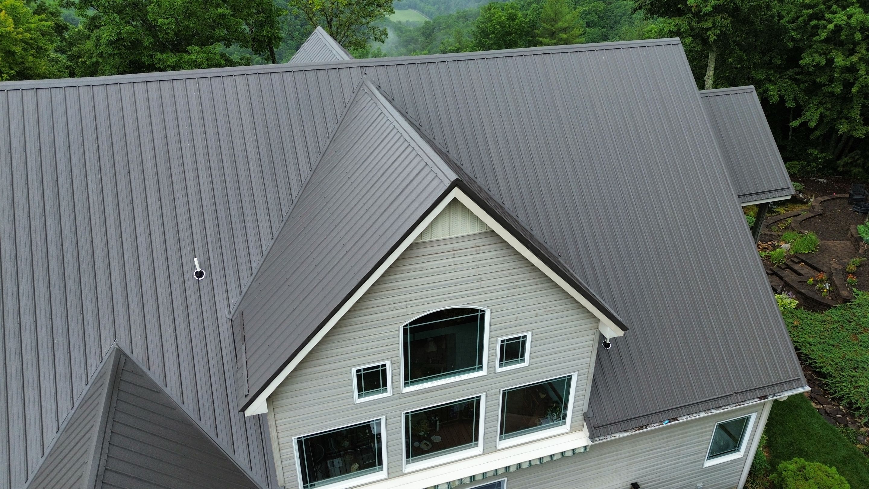 James Residence by Omnia Roofing