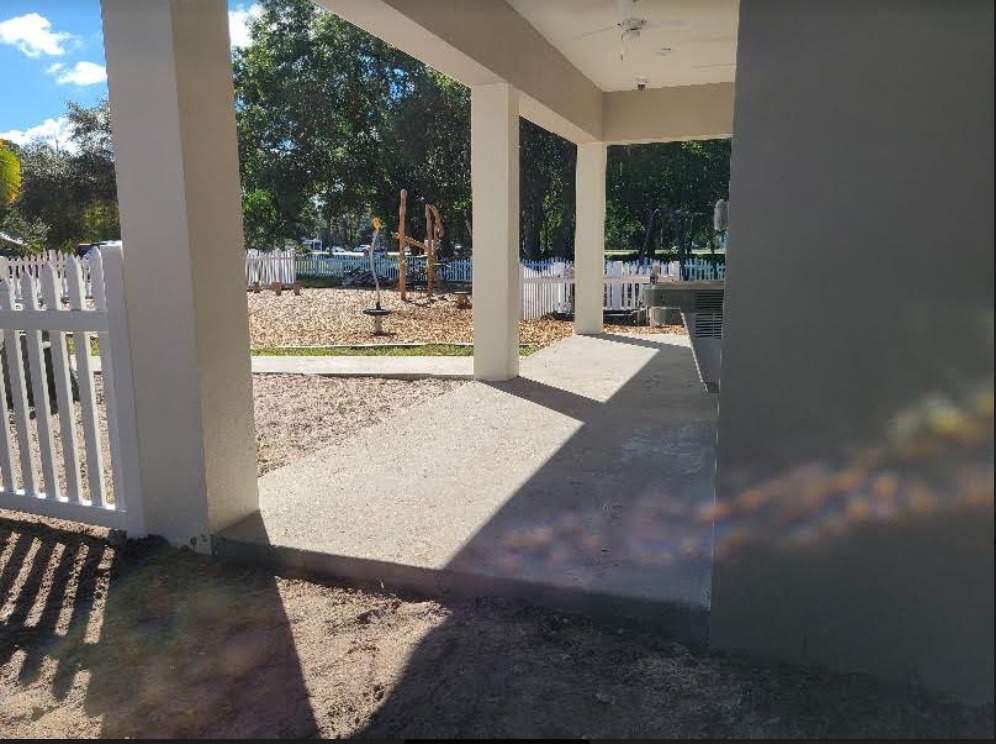 Bradenton, FL  4 ft. Tall Concave Vinyl Picket Fence by Asap fence and gates, LLC