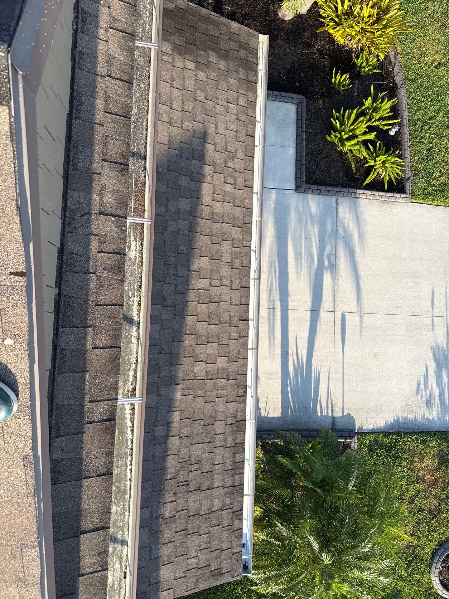 Roof Soft Wash, Pool Deck & Screen Enclosure Cleaning – Trevesta Community, Palmetto, FL by Sunshine AquaWash