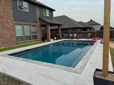 Geometric Pool with Tanning Ledge