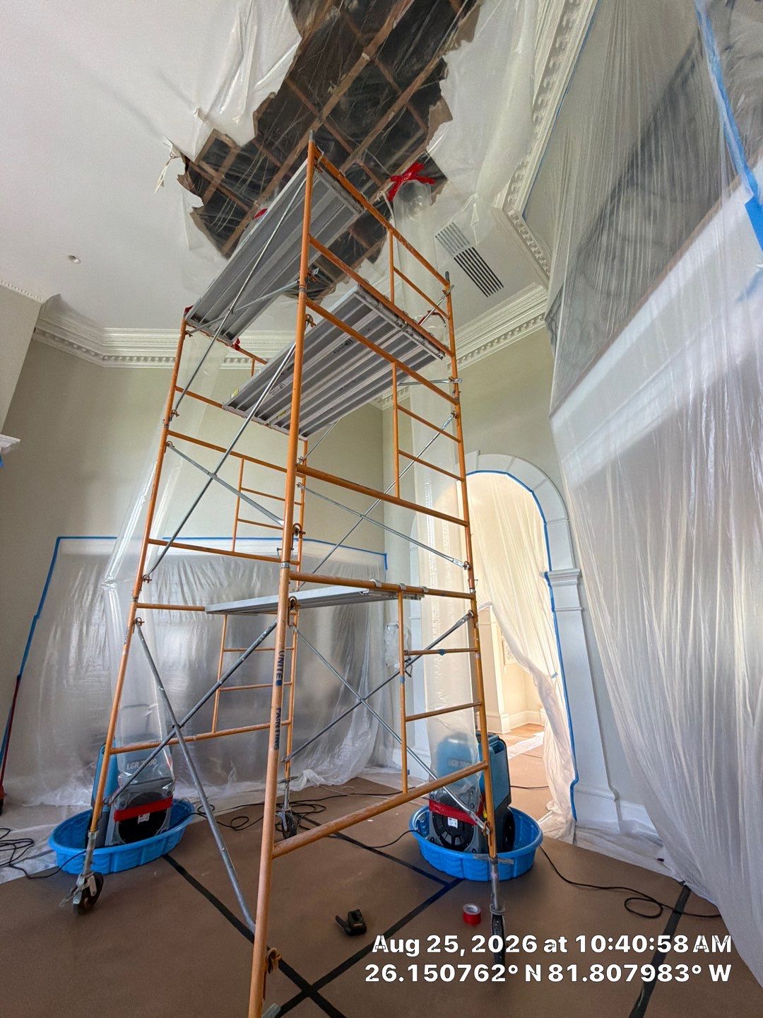 Moisture Detection and Structural Water Damage Restoration in Naples by Microscope