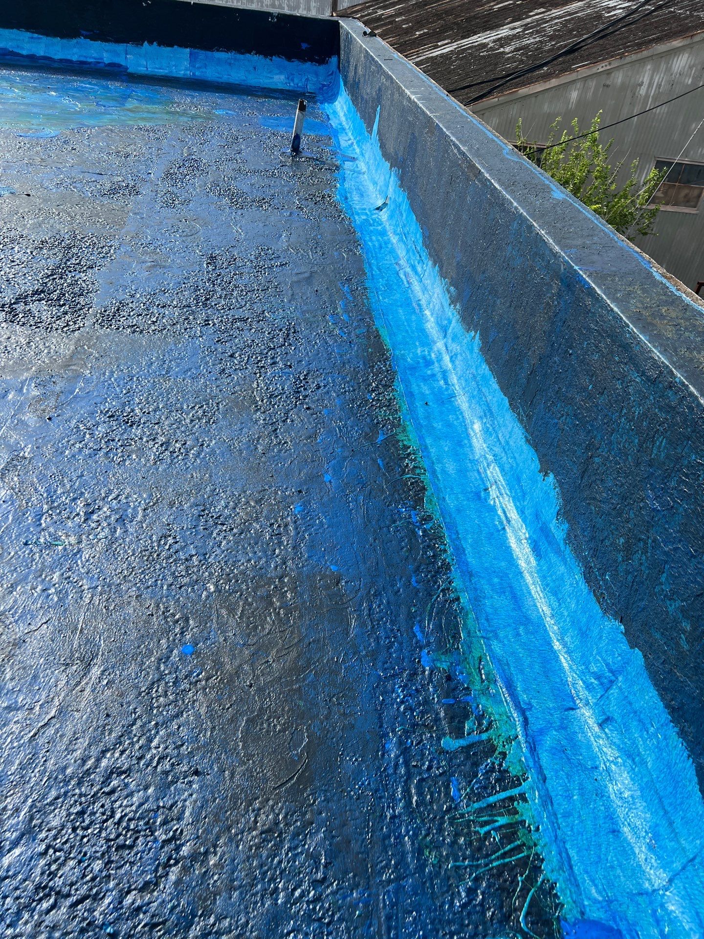 Dirty leaking Gravel Roof by Bayfront Roofing and Construction