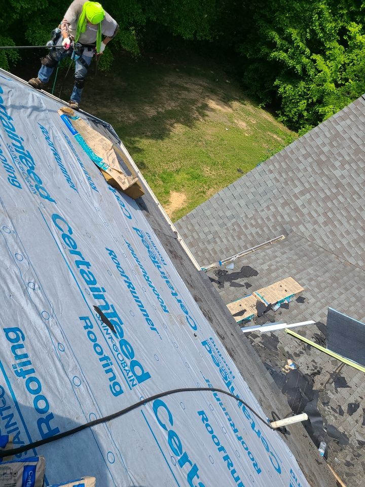 Clifton - CertainTeed Landmark Charcoal Black by RM Banning, Inc.