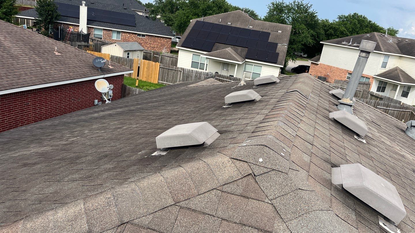 Residential Roofing Installation using Owen's Corning Duration (Lifetime) Shingles by Roof Repair Company