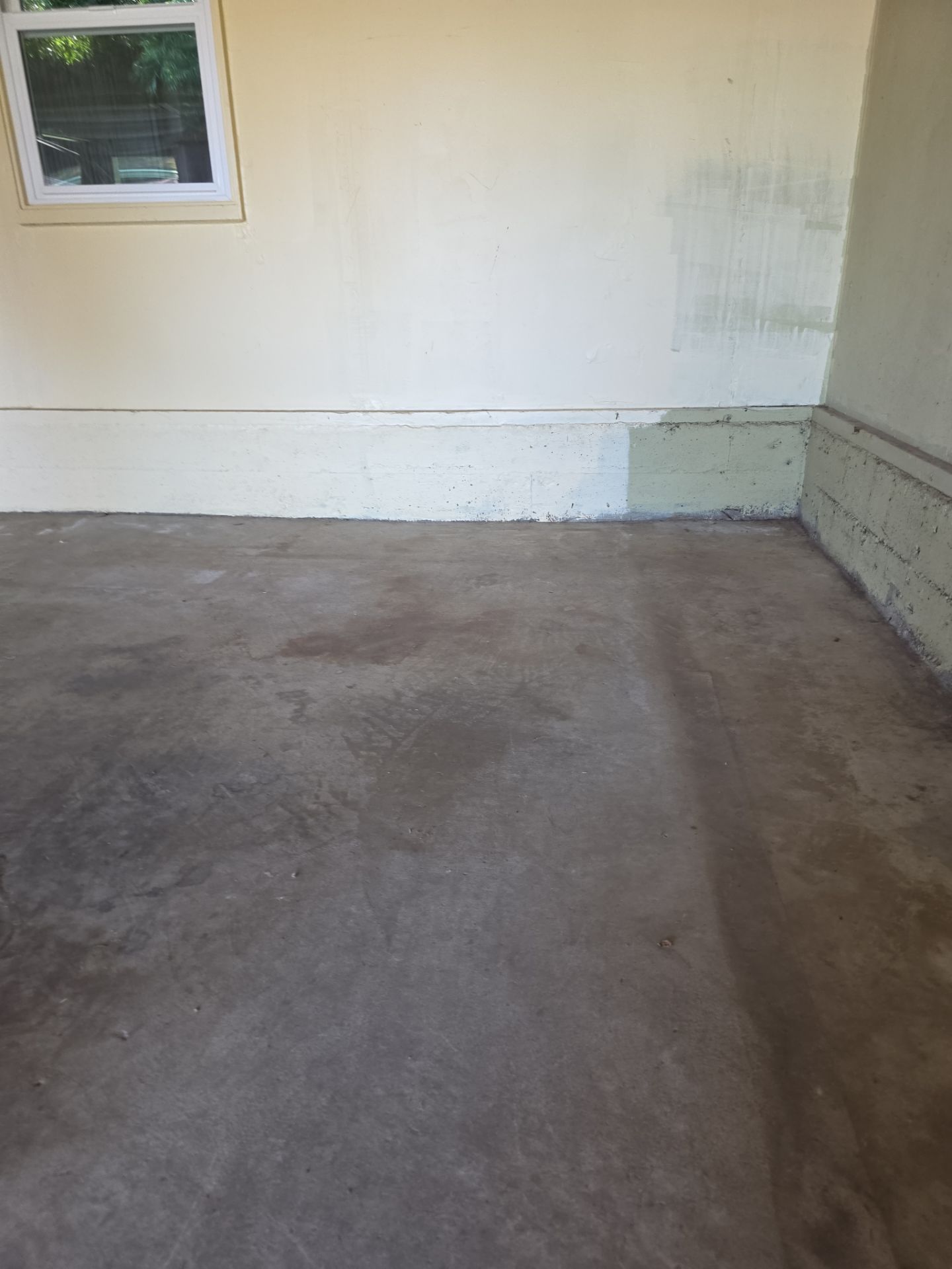 Polyurea Garage Floor Coating with Coyote Chips in San Luis Obispo by MGP Coatings