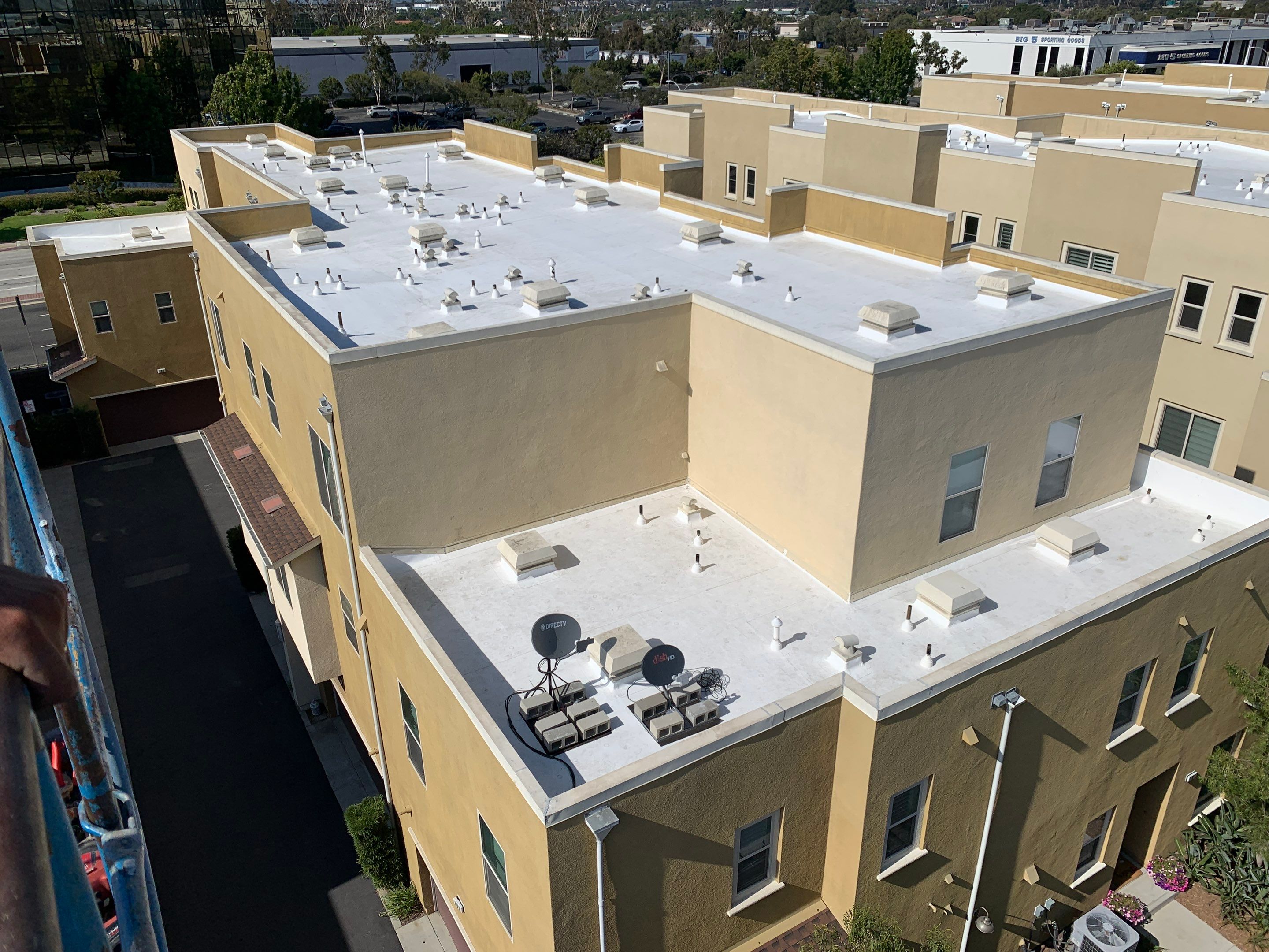 360 @ EL SEGUNDO by LA Roof Systems Corporation