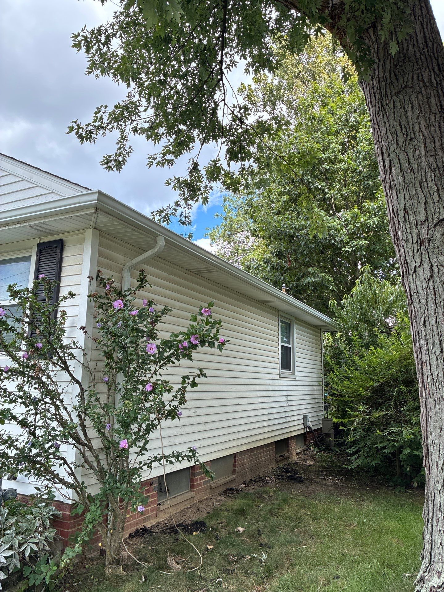 5, seamless gutter  by Hector’s gutter install 