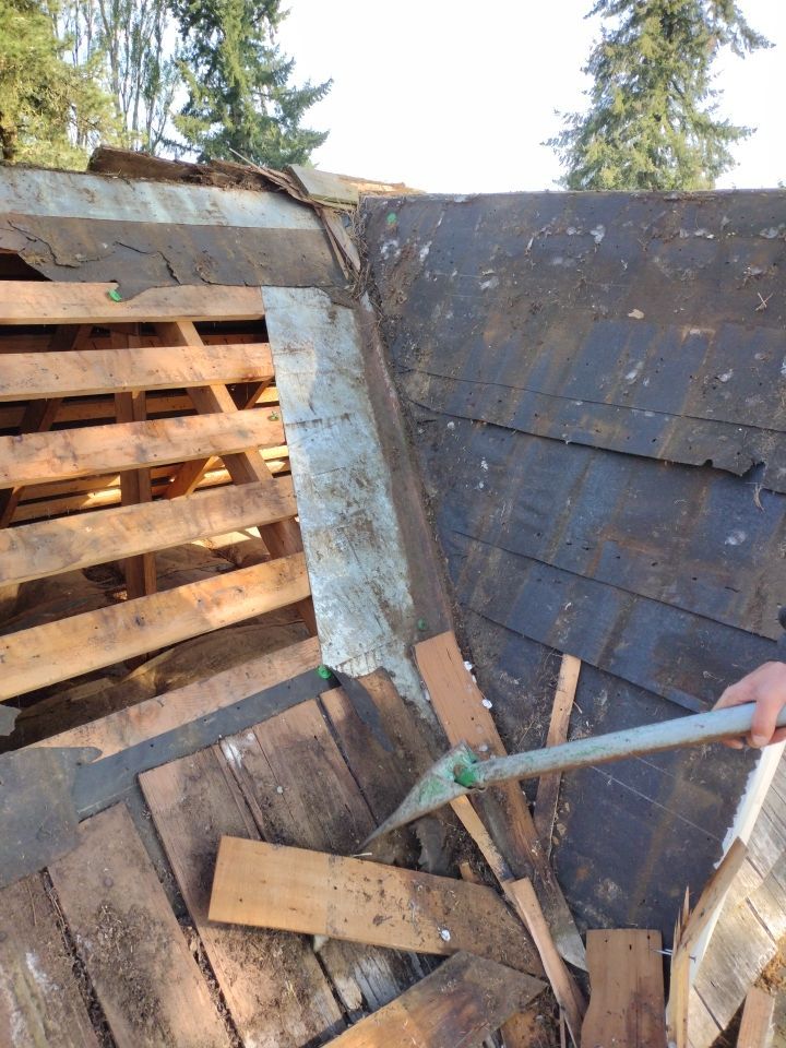 Cedar Shake Install using #1 Blue Label Cedar Shingles for the Albany Visitors Association  by Orezona Building & Roofing Company, Inc.