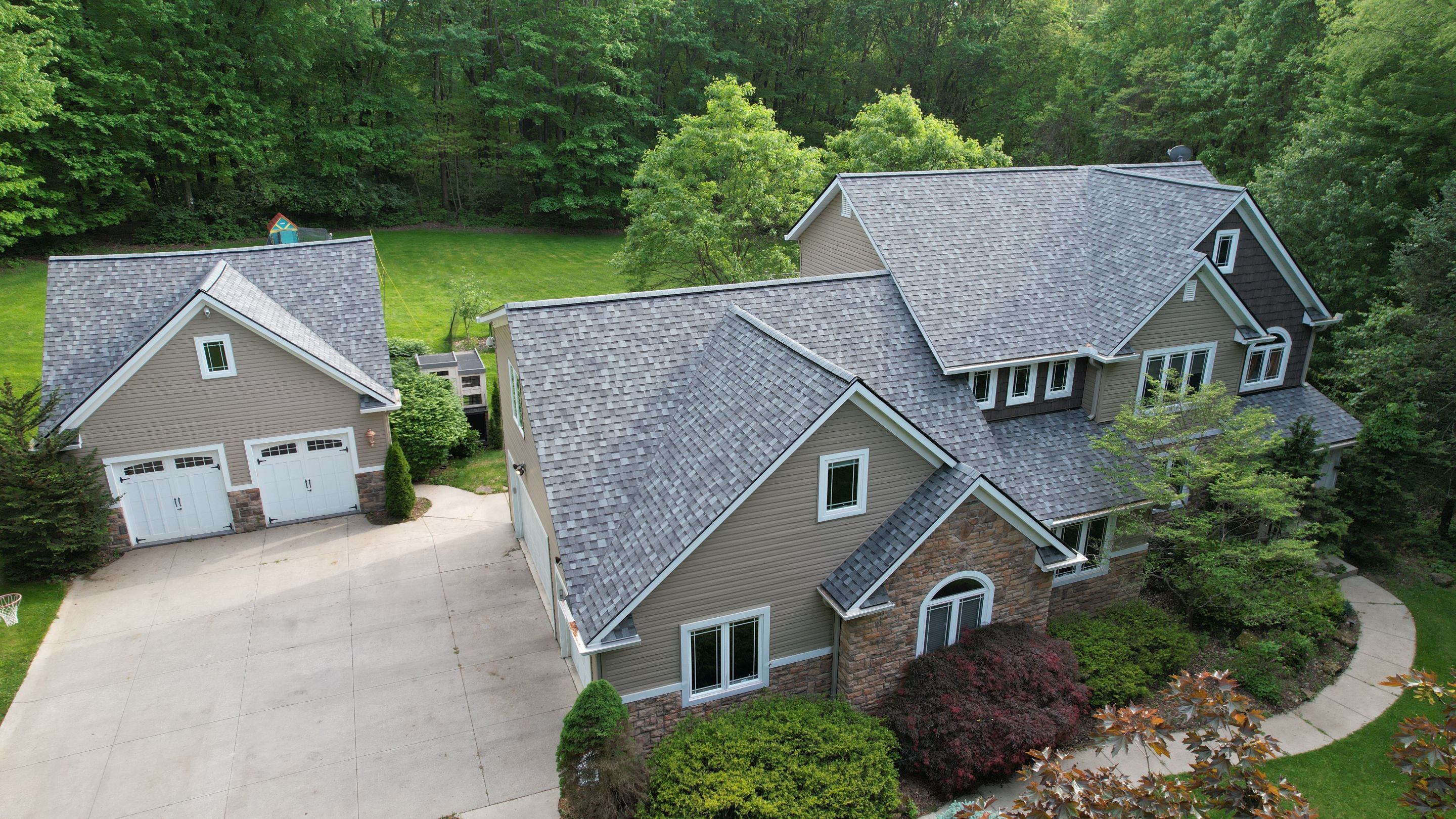 Atlas Pinnacle, Color, Coastal Granite, Drip Edge, Color, Black by Eagle Eye Roofing