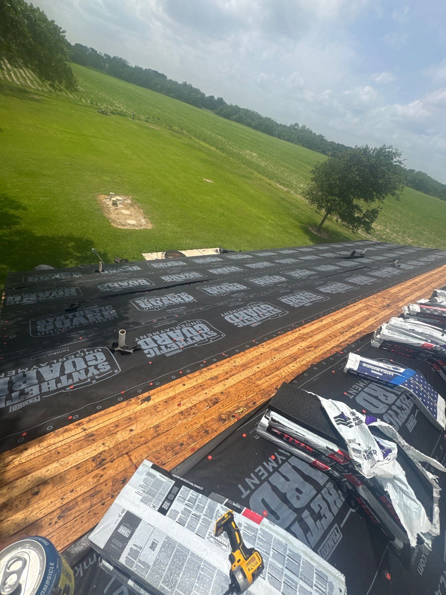 Roof Replacement louise by Roof Repair Company
