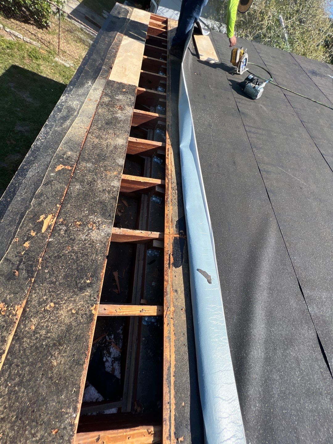 Project in St. Petersburg 33710 by Mitchell Roofing Company LLC 