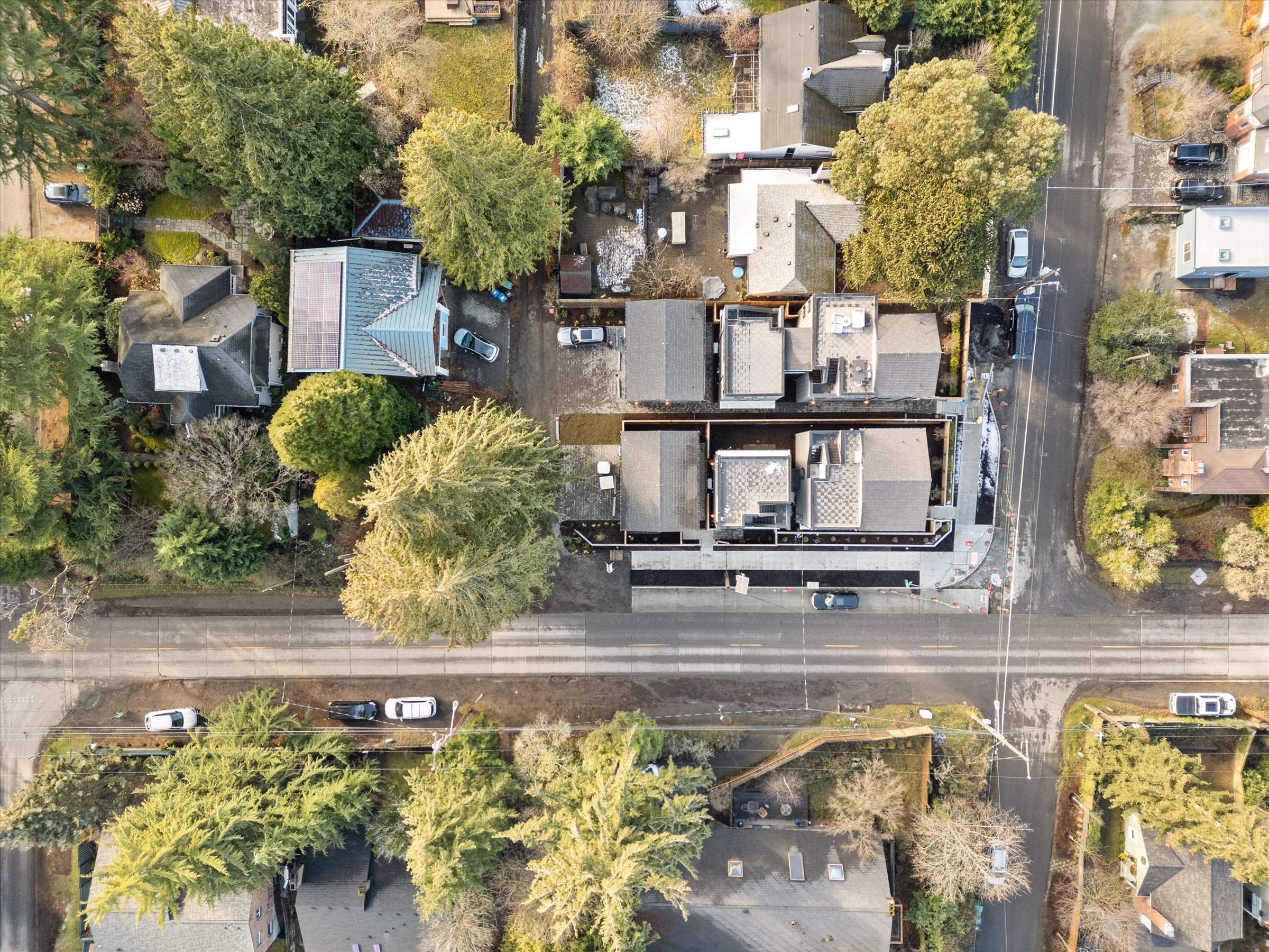 Maple Leaf 6-unit new construction by LinMak Construction