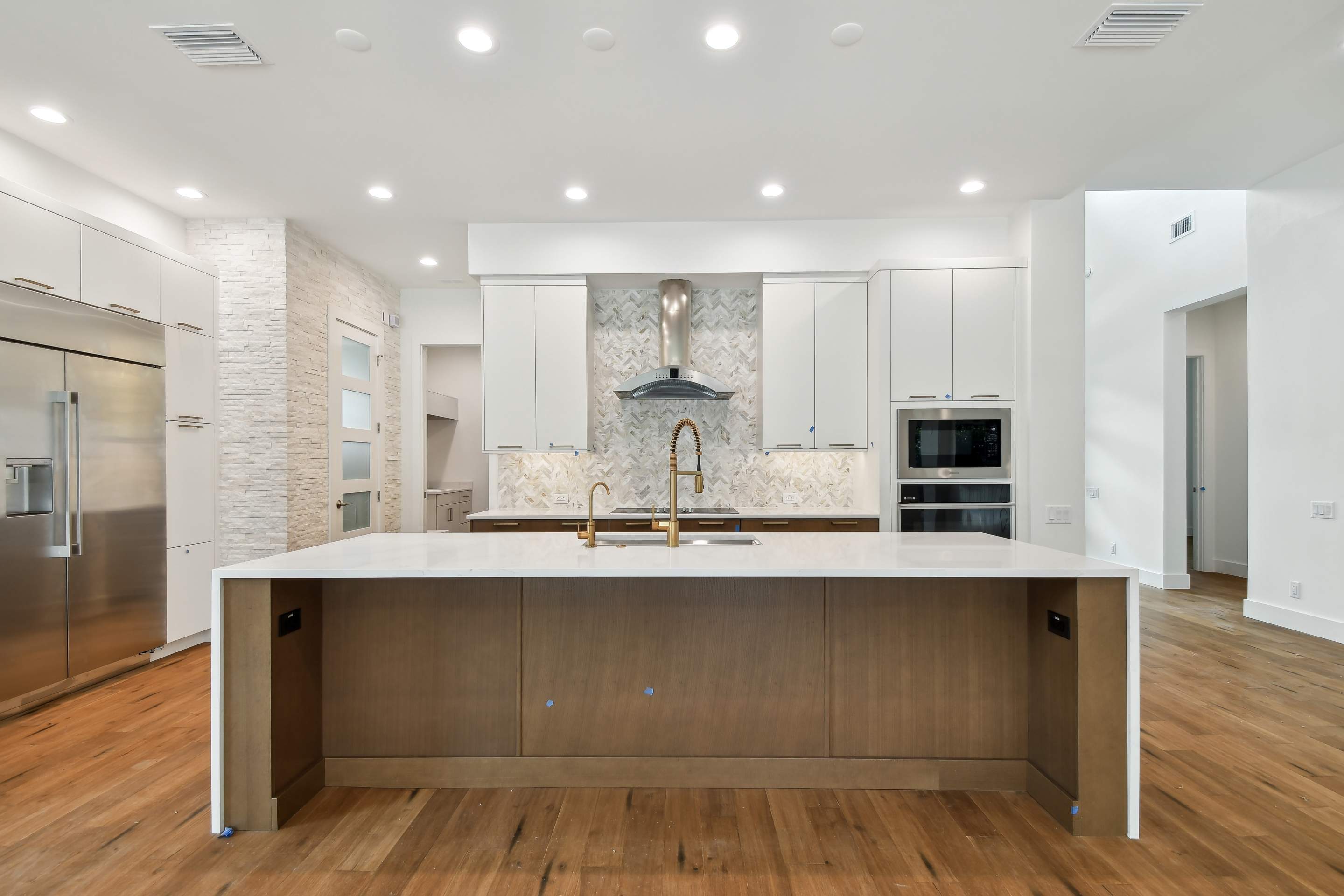 Coastal Soll II by Lyons Heritage Tampa, LLC