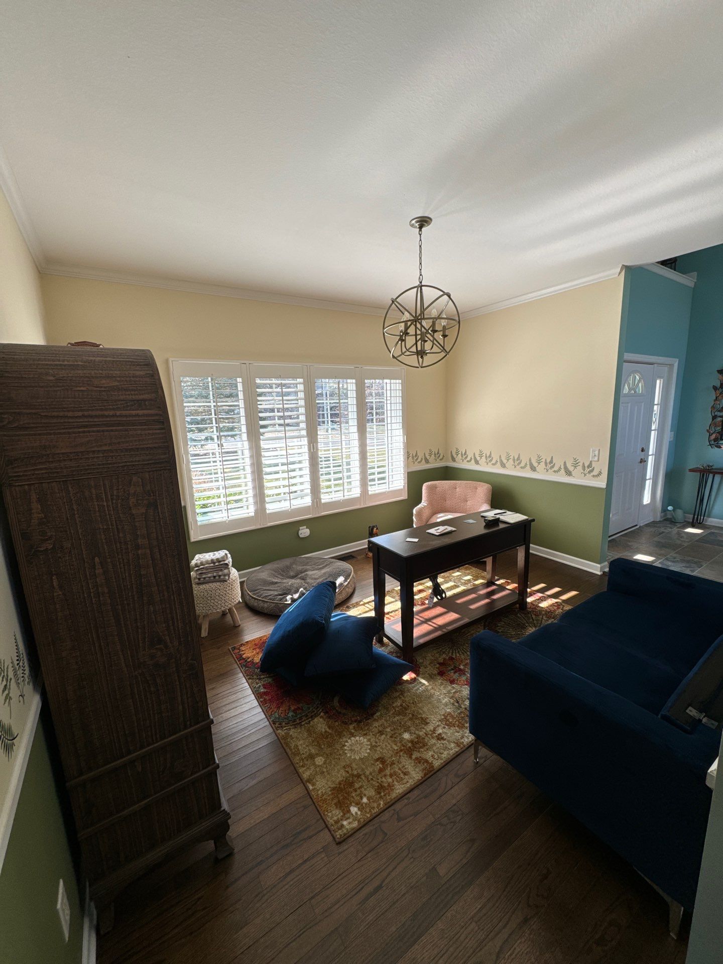 Seating Room Re-paint by Gordon Painting