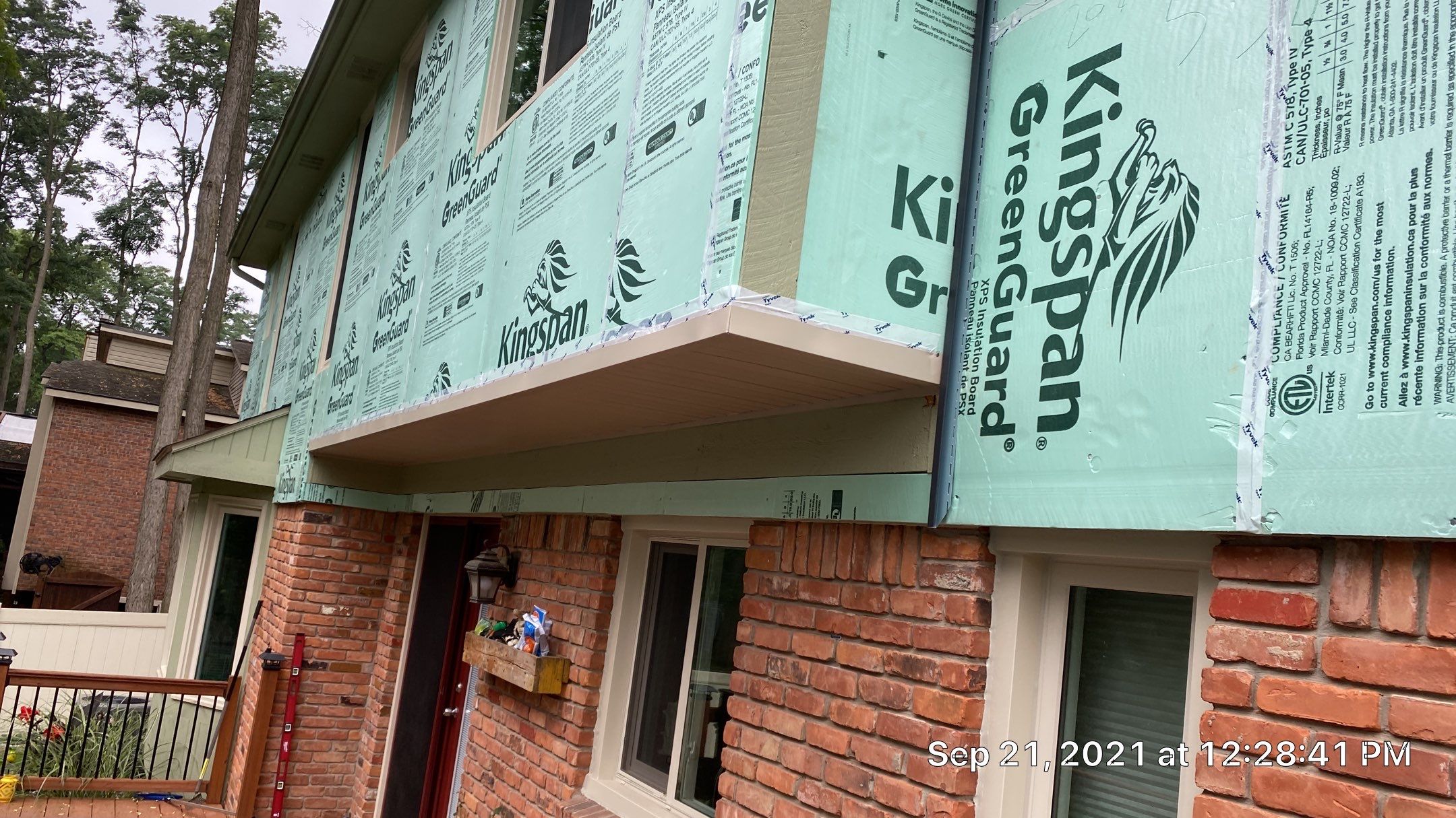 Siding Replacement using CertainTeed Restoration Classic D5 by 180 Contractors