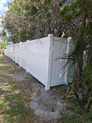Vinyl Fence Installation using Vinyl Privacy Fence 