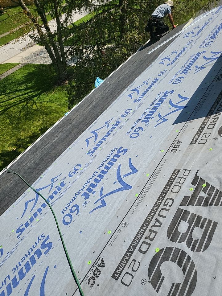 ATLAS PINNACLE COLOR: SUMMER STORM DRIP EDGE: WHITE by Eagle Eye Roofing