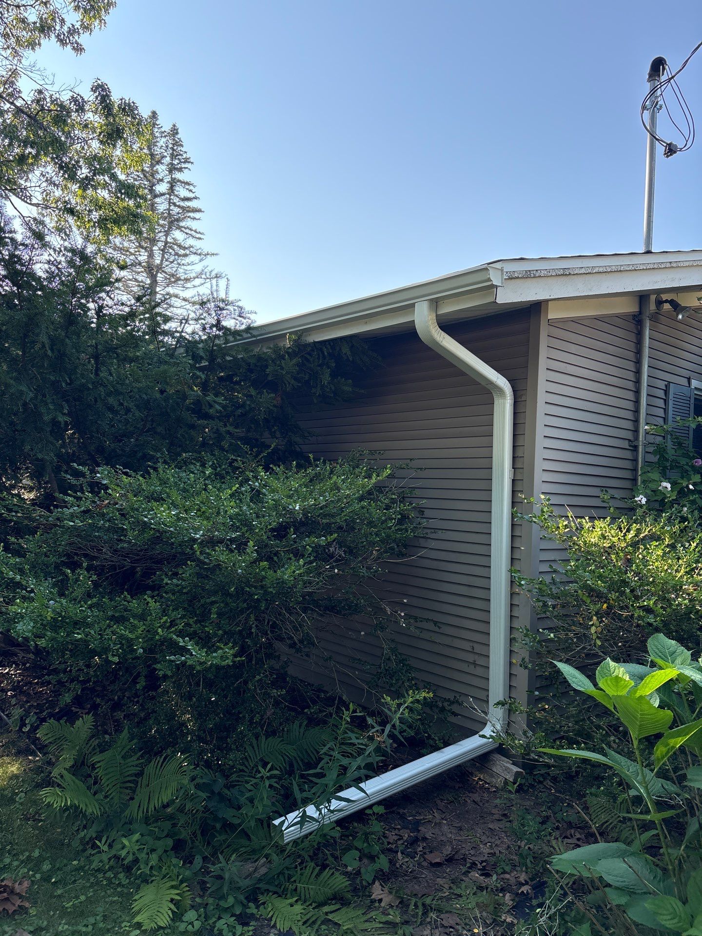 Roberts Home  by Gellings Roofing & Siding