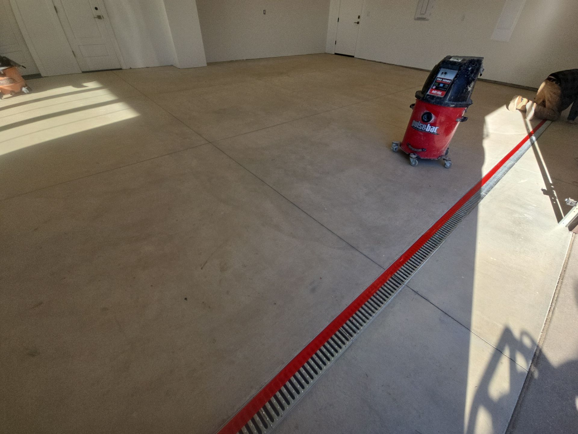 Multi-Bay Detached Garage Transformation with Claystone Hybrid Flake by Croc Coatings, LLC
