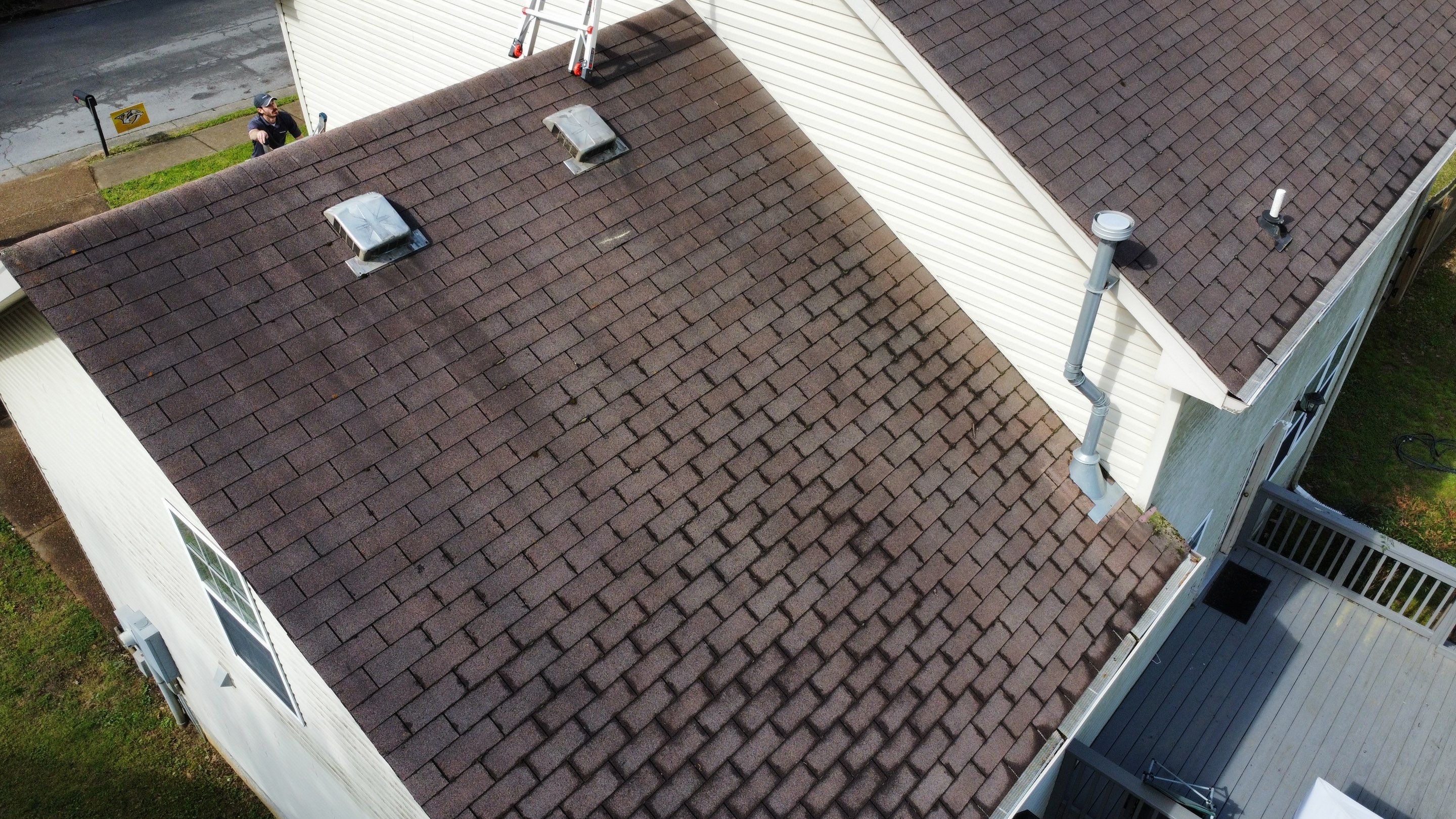 Residential Roofing Installation using Owens Corning Oakridge Roofing System by Undersun Roofing 
