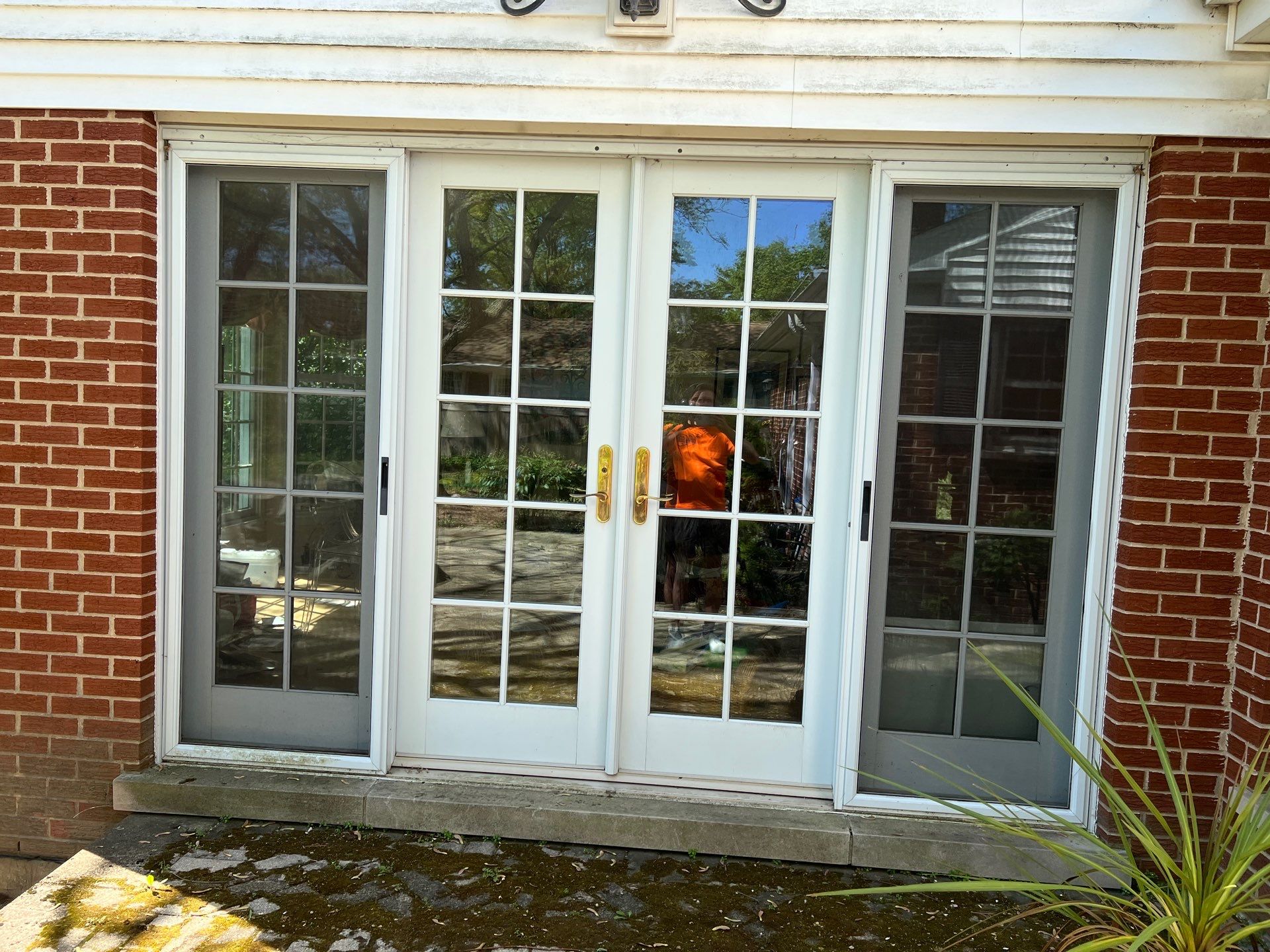 Housewashing  using Algaecide, soft wash soap by Northern Power Washing LLC.