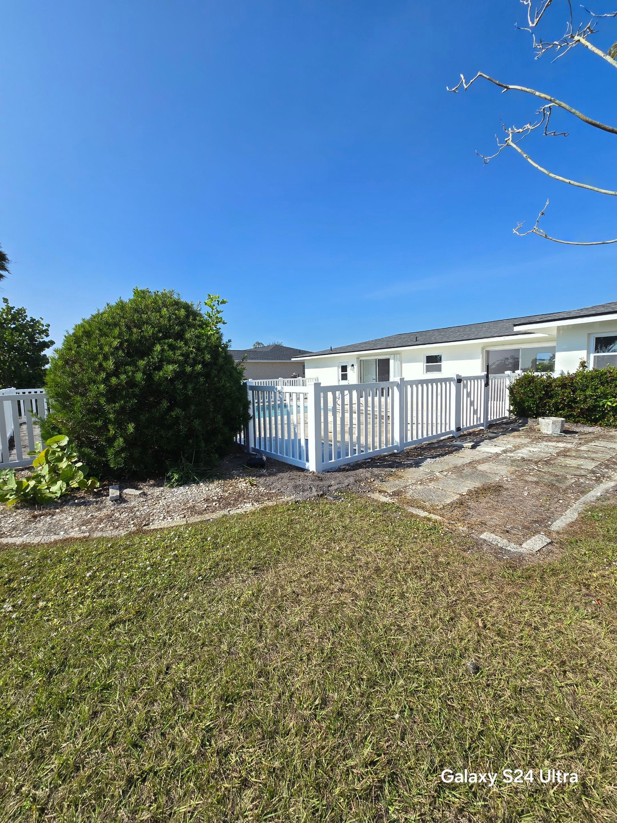 Vinyl Picket Fence for Pool in Port Charlotte by True Fence LLC