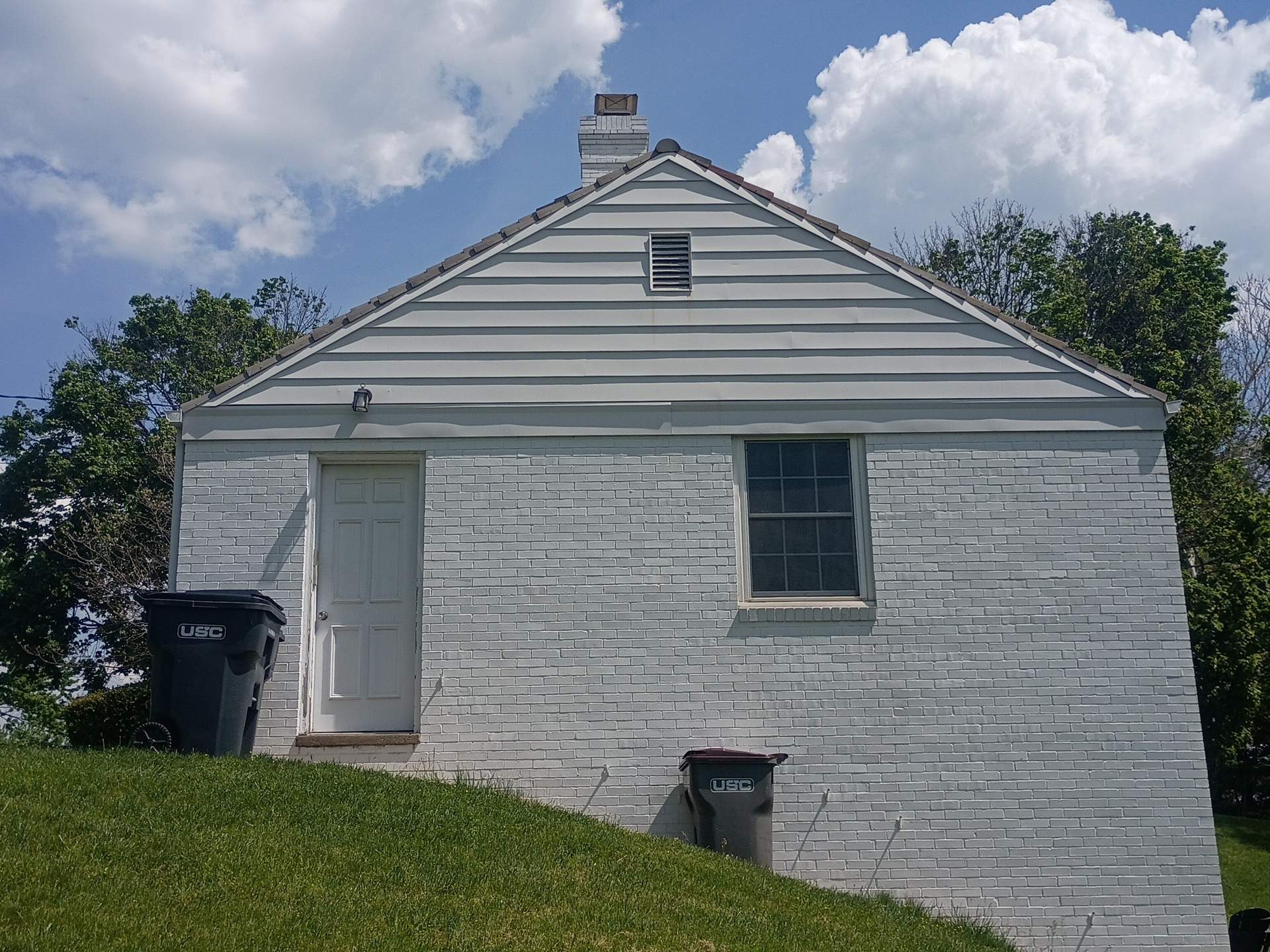 Provia Traditional Lap Siding in White by Ideal Siding Pittsburgh