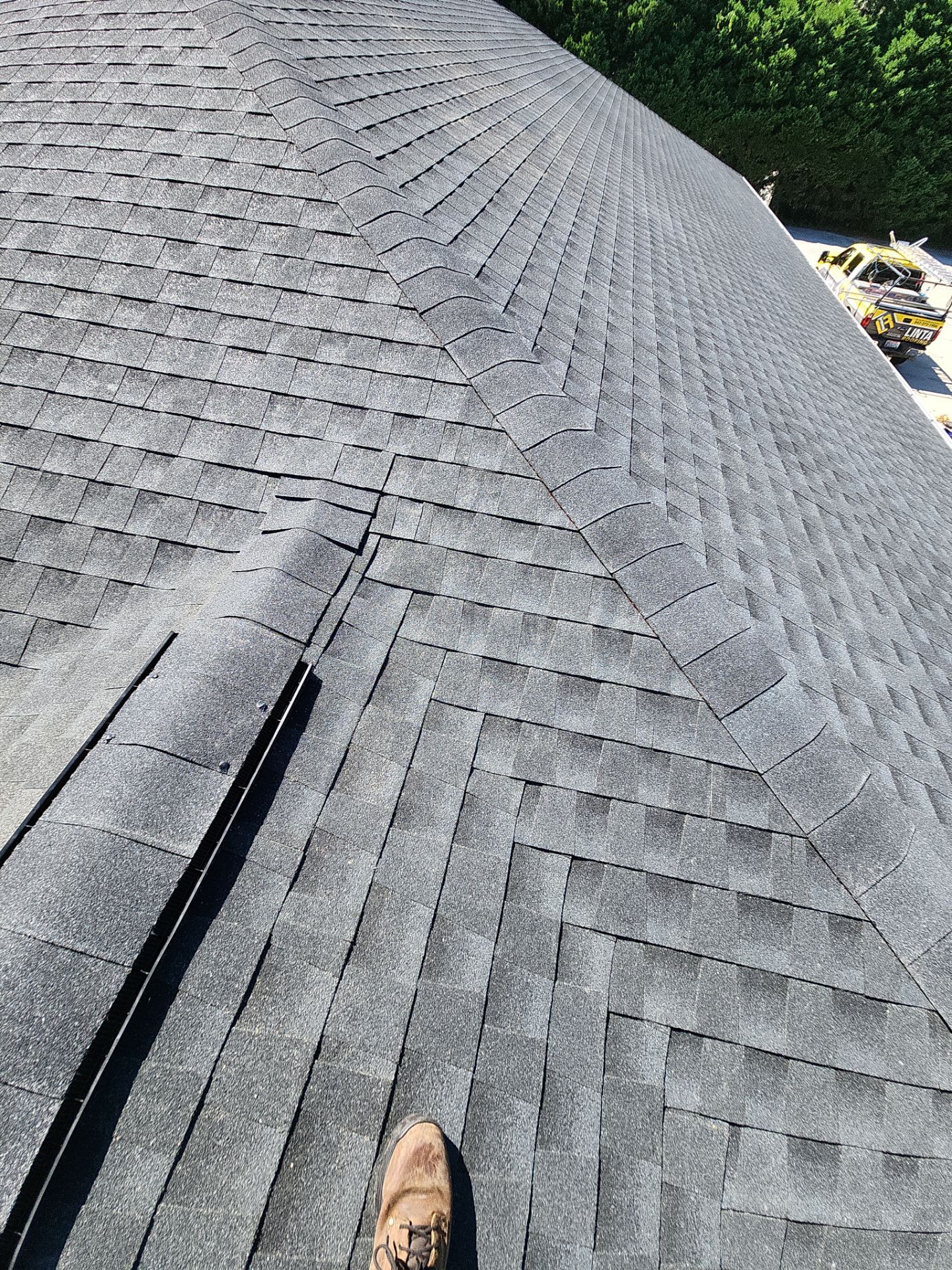 GAF HDZ - Charcoal by Linta Roofing