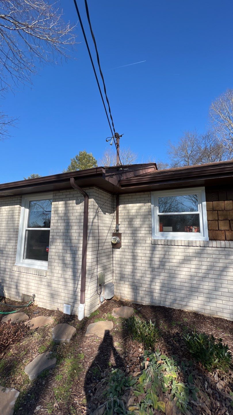 Residential Roofing Installation using Owens Corning Oakridge Roofing System by Undersun Roofing 