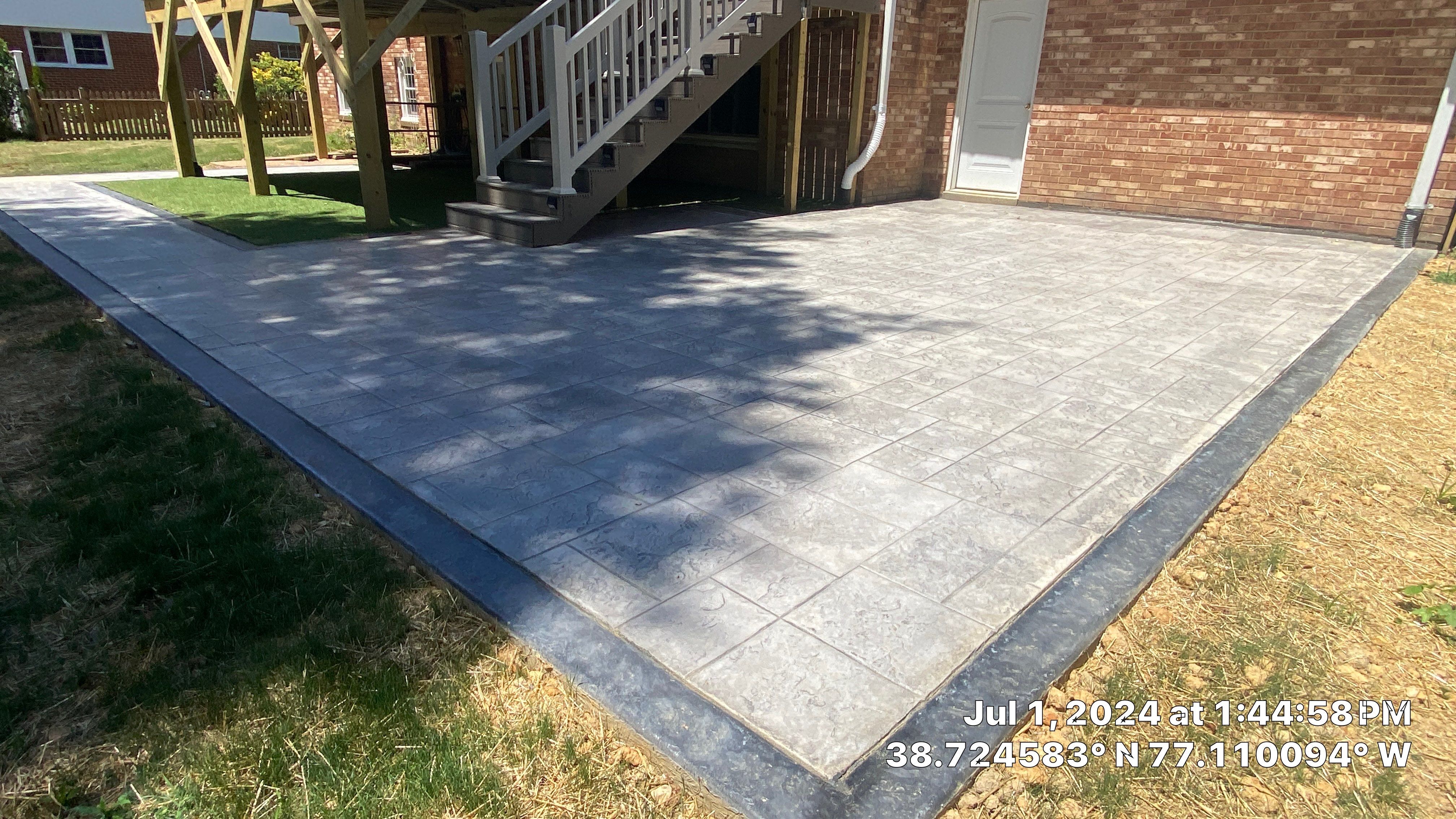 Deck & stamping patio   by Jesus Master Handyman LLC 