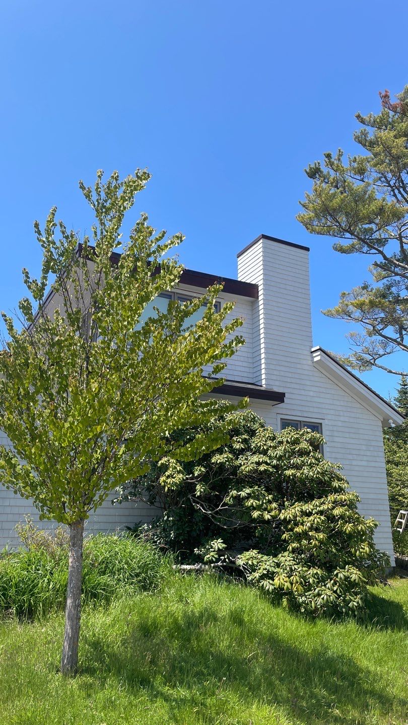 Project in Owls Head by NORTH ATLANTIC PAINTING COMPANY 