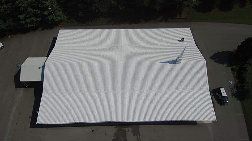 Project by Commercial Roofing Pros  by Commercial Roofing Pros 
