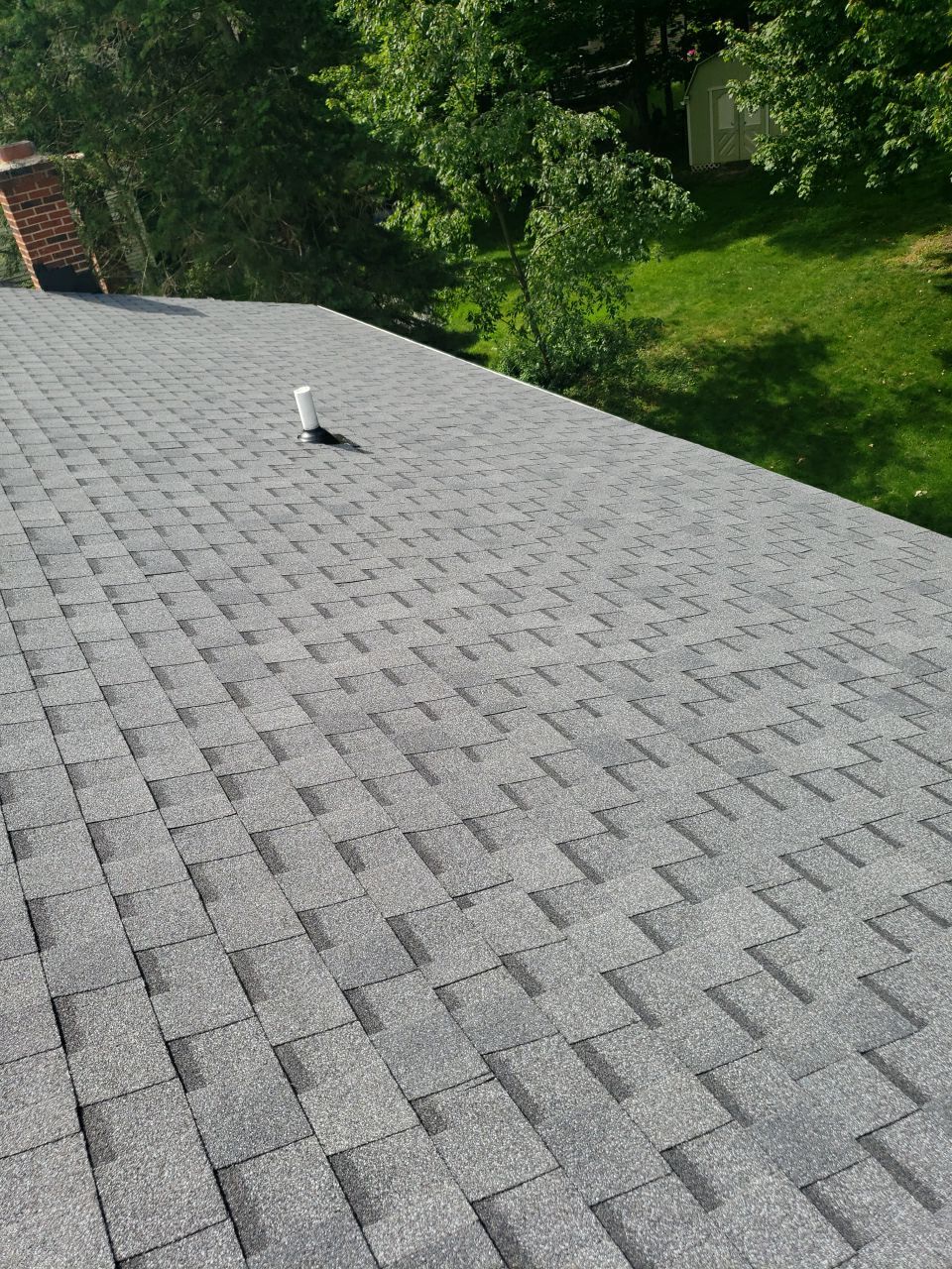 Brand: Atlas Pinnacle Color: Pristine Scotchgarde Pewter Drip: White by Eagle Eye Roofing