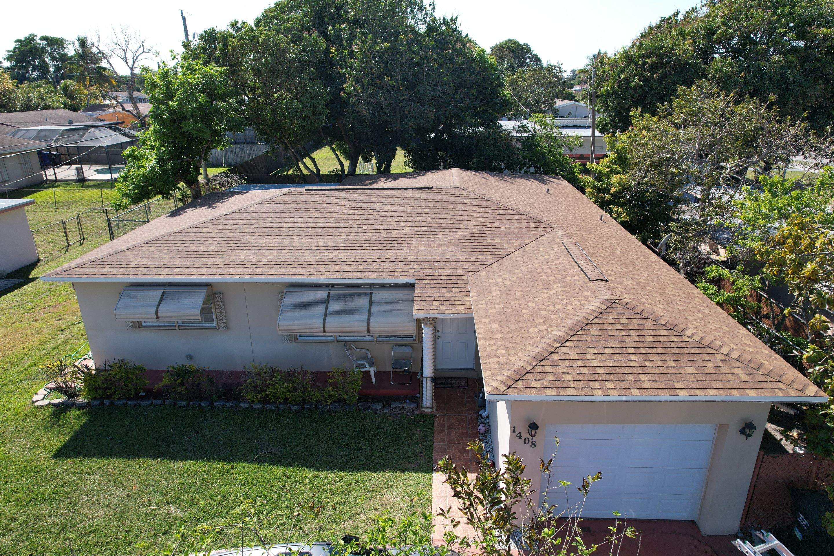 Shingles & Flat using CT Landmark Ar Resawn Shake by Roofing Recovery