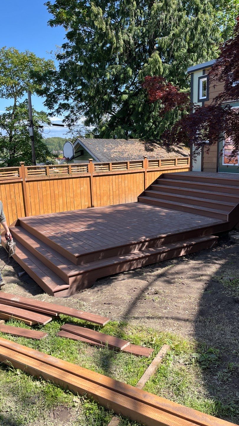 Seattle Decking by Alki deck builders 
