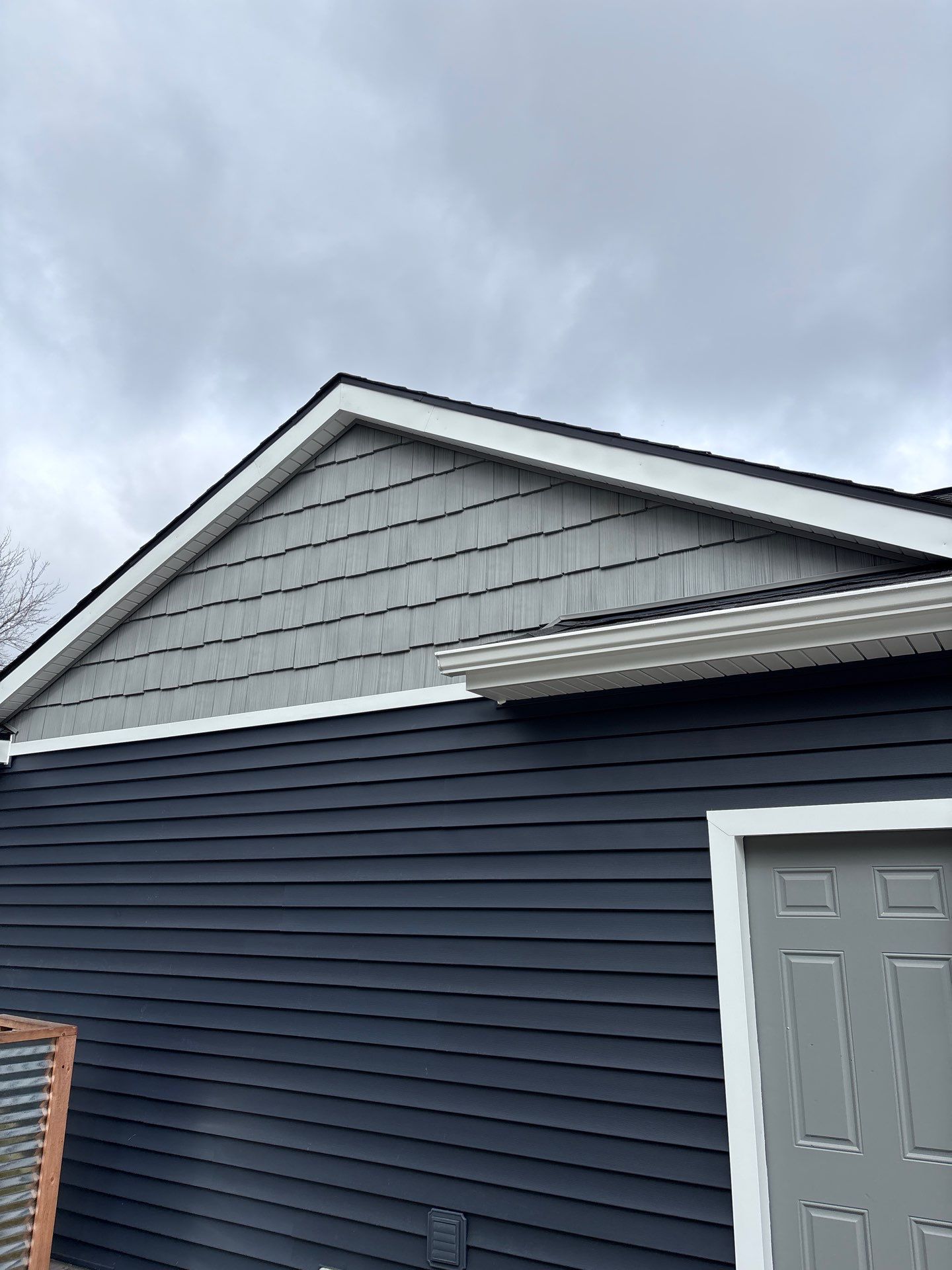 Siding Replacement using Alside Charter Oak D4.5" Riveria Dusk by 180 Contractors