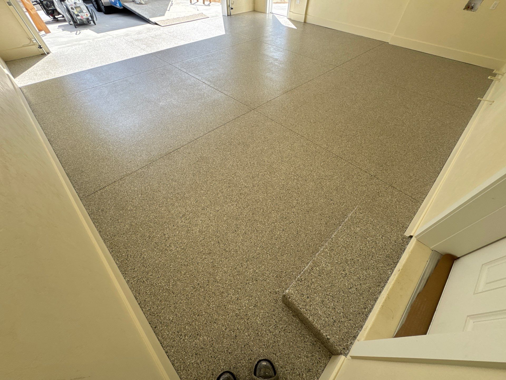 Garage in High Springs, FL in Mount Everest by Cross Creek Concrete Coatings