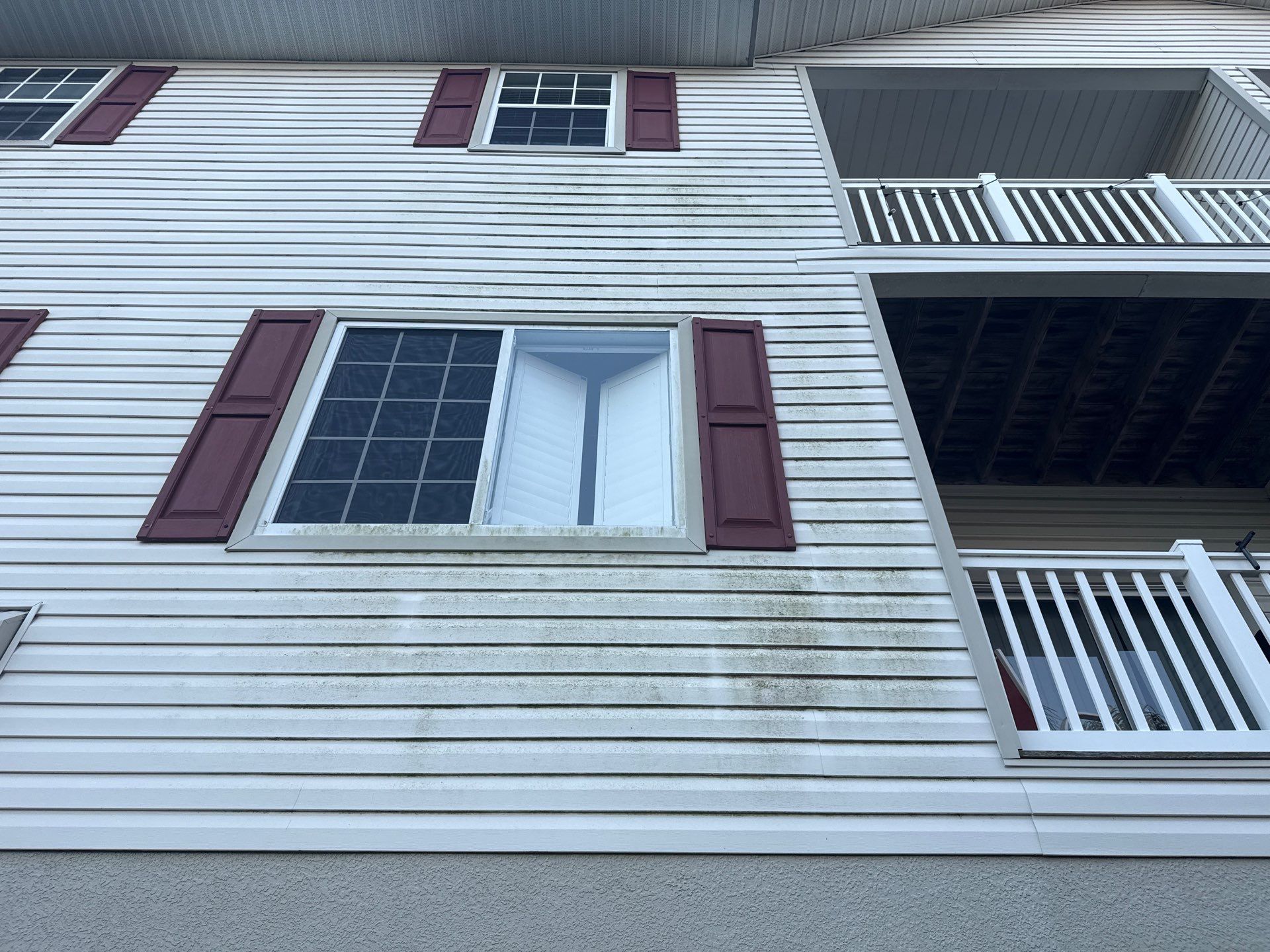 3-Story Townhome House Wash Near Manatee River | Riverbay Townhomes, Palmetto, FL by Sunshine AquaWash