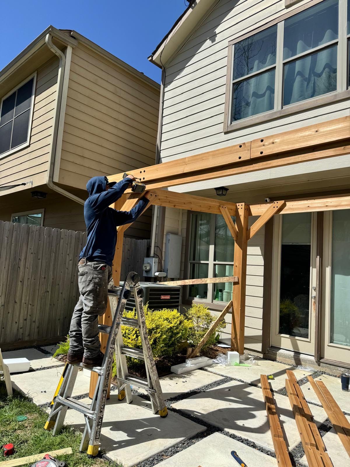 Backyard Upgrade: Professional Pergola Installation for Jennifer! ☀️🍹 by Texas Urban Elements